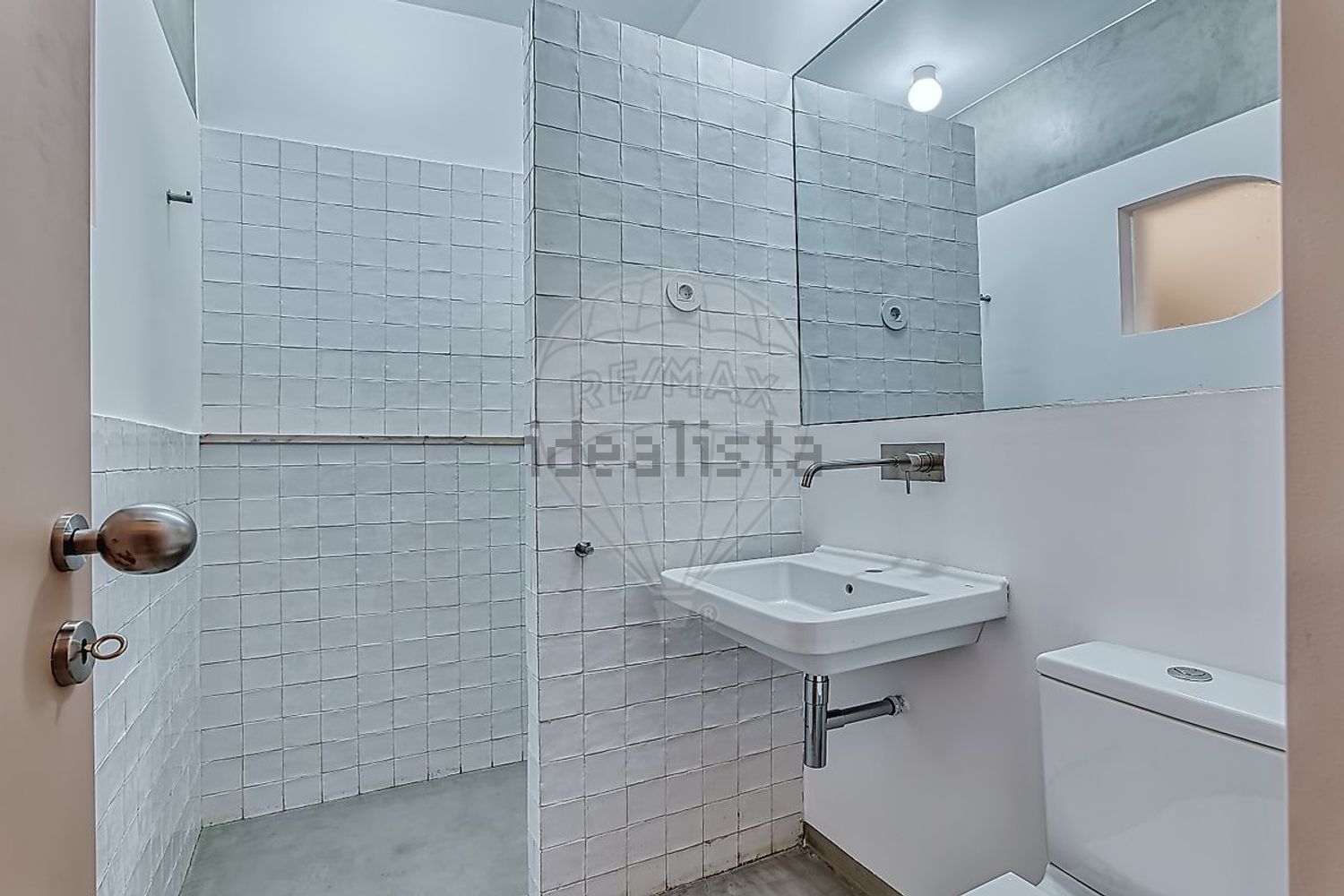 公寓 t1出售在Rua Armistício - 卫生间