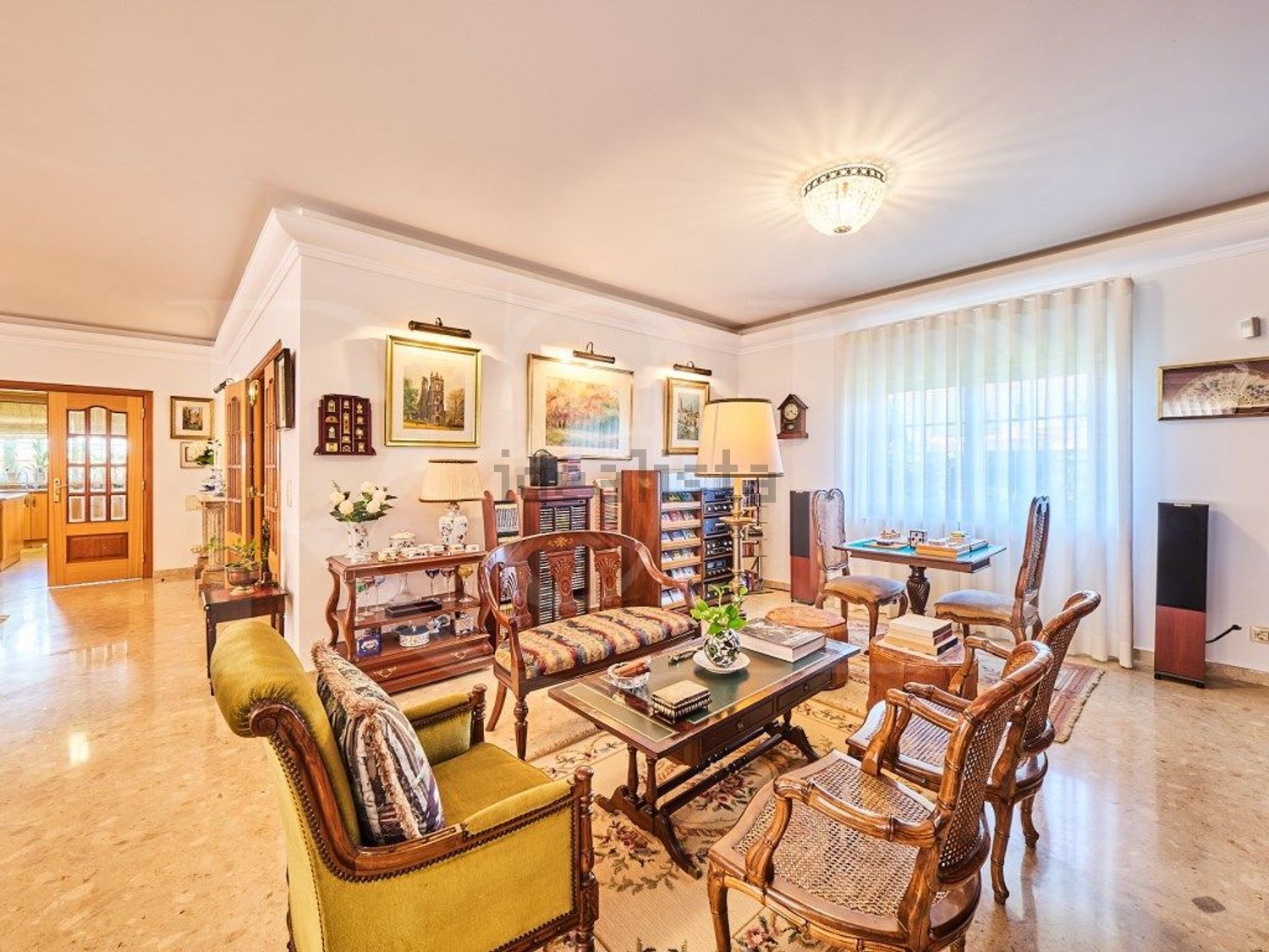 小楼房或独栋别墅出售在Rua Bartolomeu Perestelo, 189 - 客厅