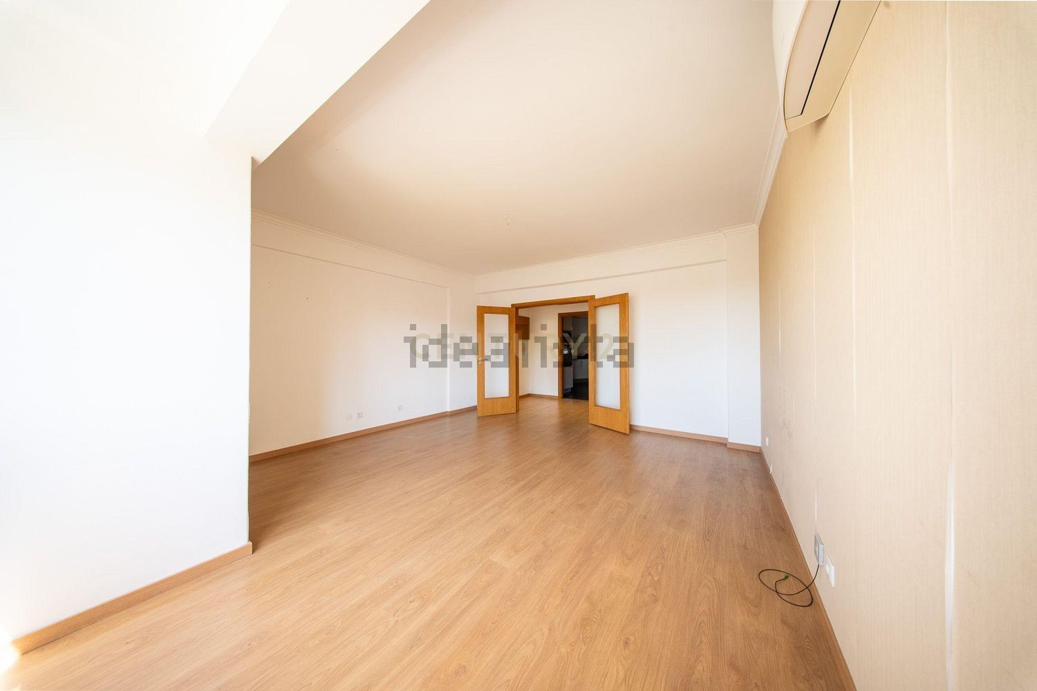 公寓 t3出售在Avenida Ruy Luís Gomes, 12 - 居住