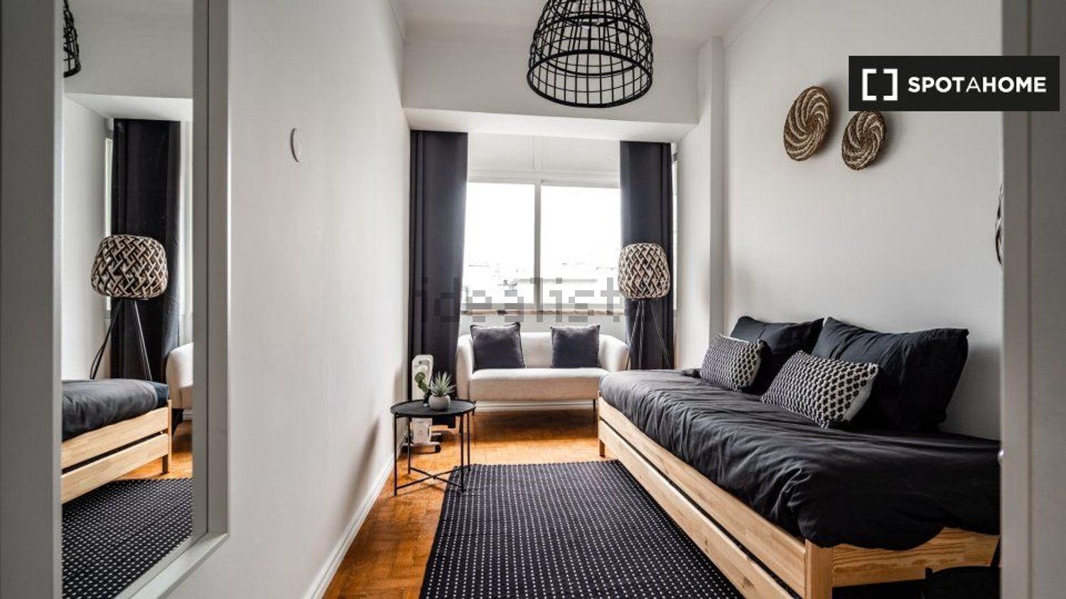 出租公寓 t2Calçada Necessidades - 客厅