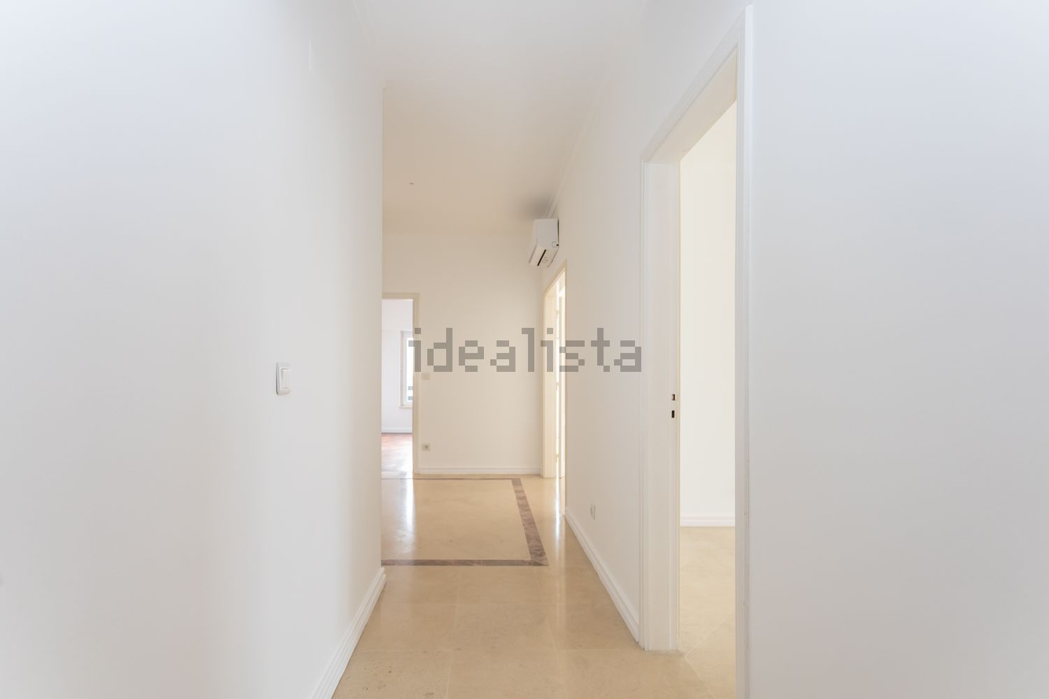 出租顶层公寓在Rua Padre Américo - 过道