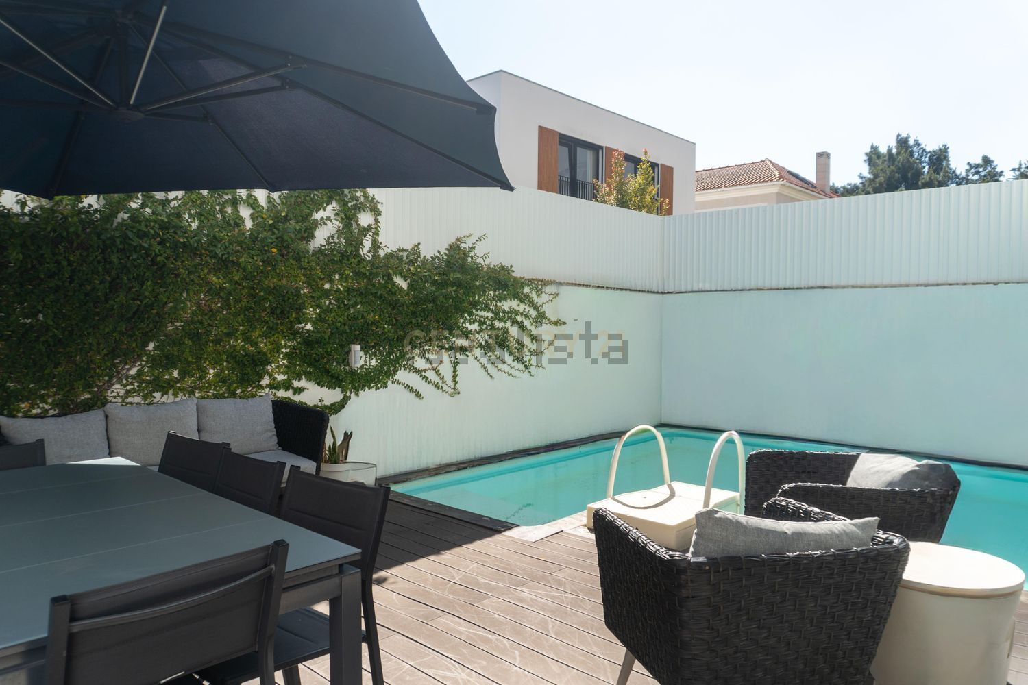 小楼房或独栋别墅出售在Rua dos Lilazes, 8 - 阳台