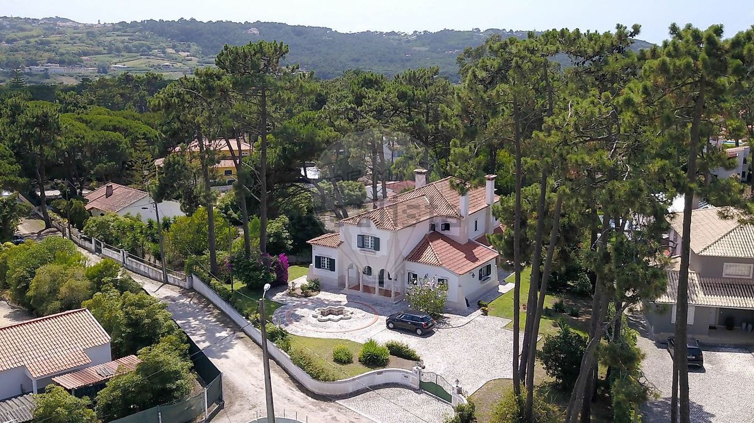 小楼房或独栋别墅出售在Rua da Mofina - 外立面