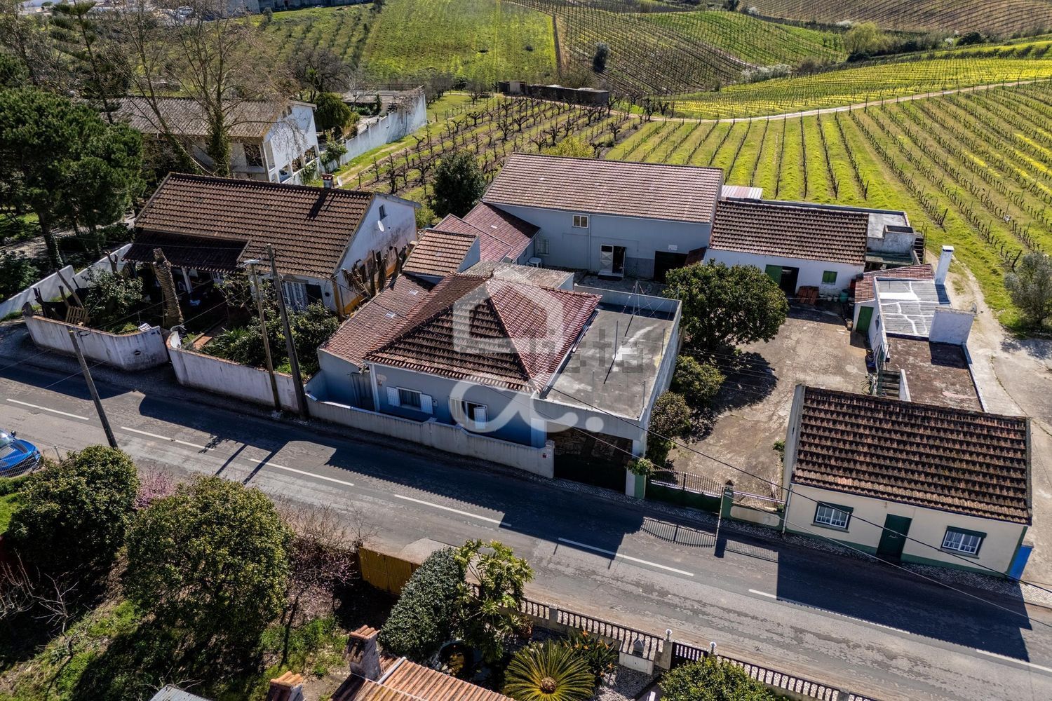 小楼房或独栋别墅出售在Lamas e Cercal - 游泳池