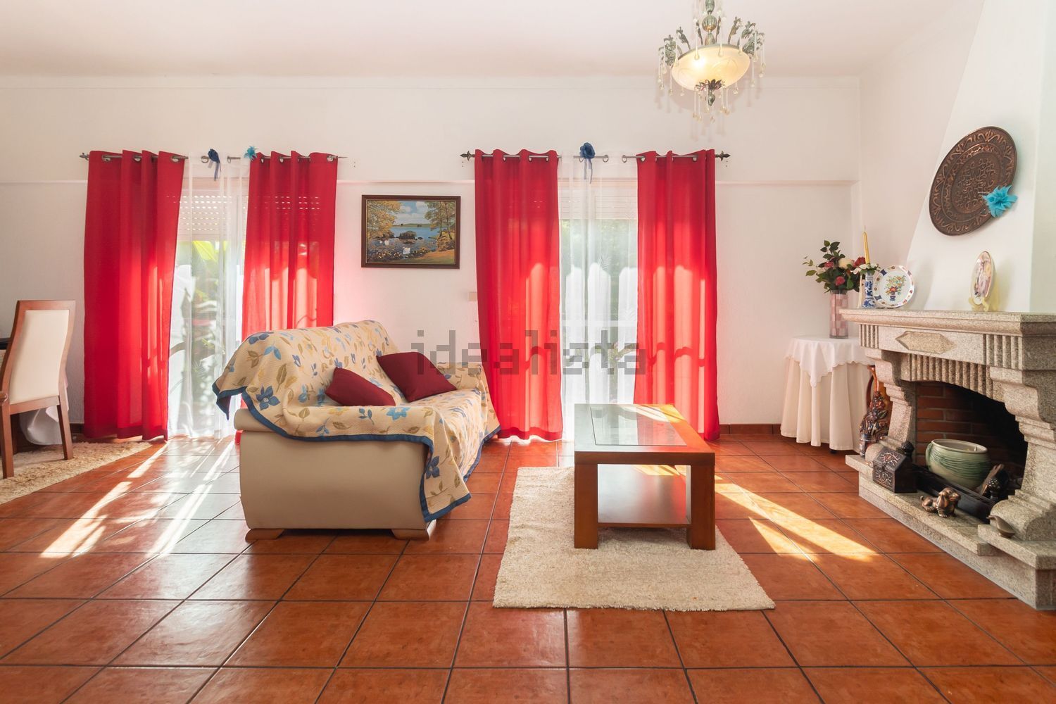 小楼房或独栋别墅出售在Avenida Padre Nabeto - 客厅