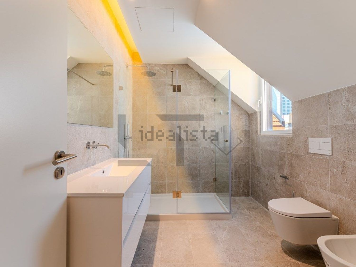 公寓 t2出售在Rua Doutor António Granjo, 4 a - 卫生间