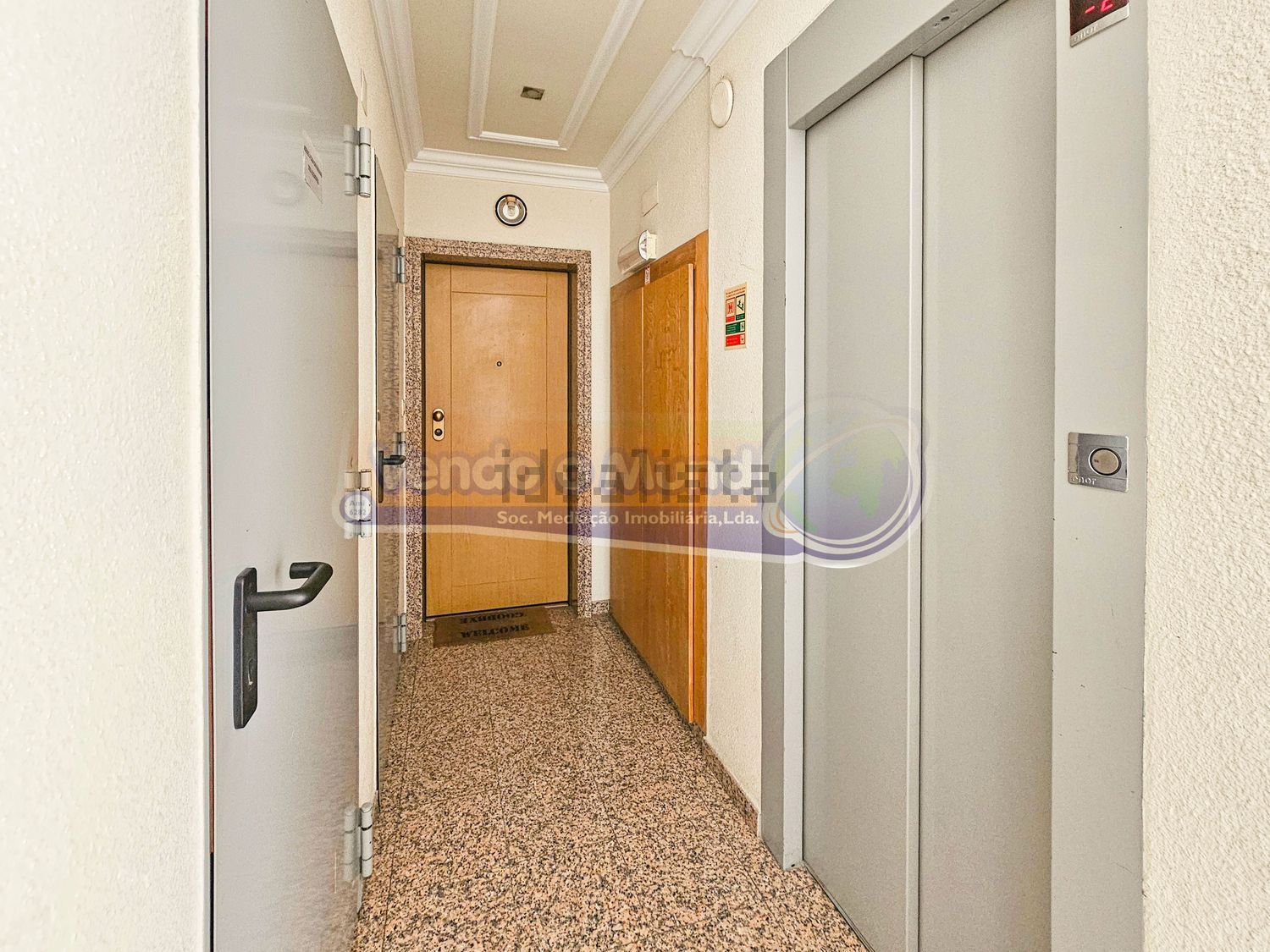 公寓 t2出售在Encosta do Sol - 过道