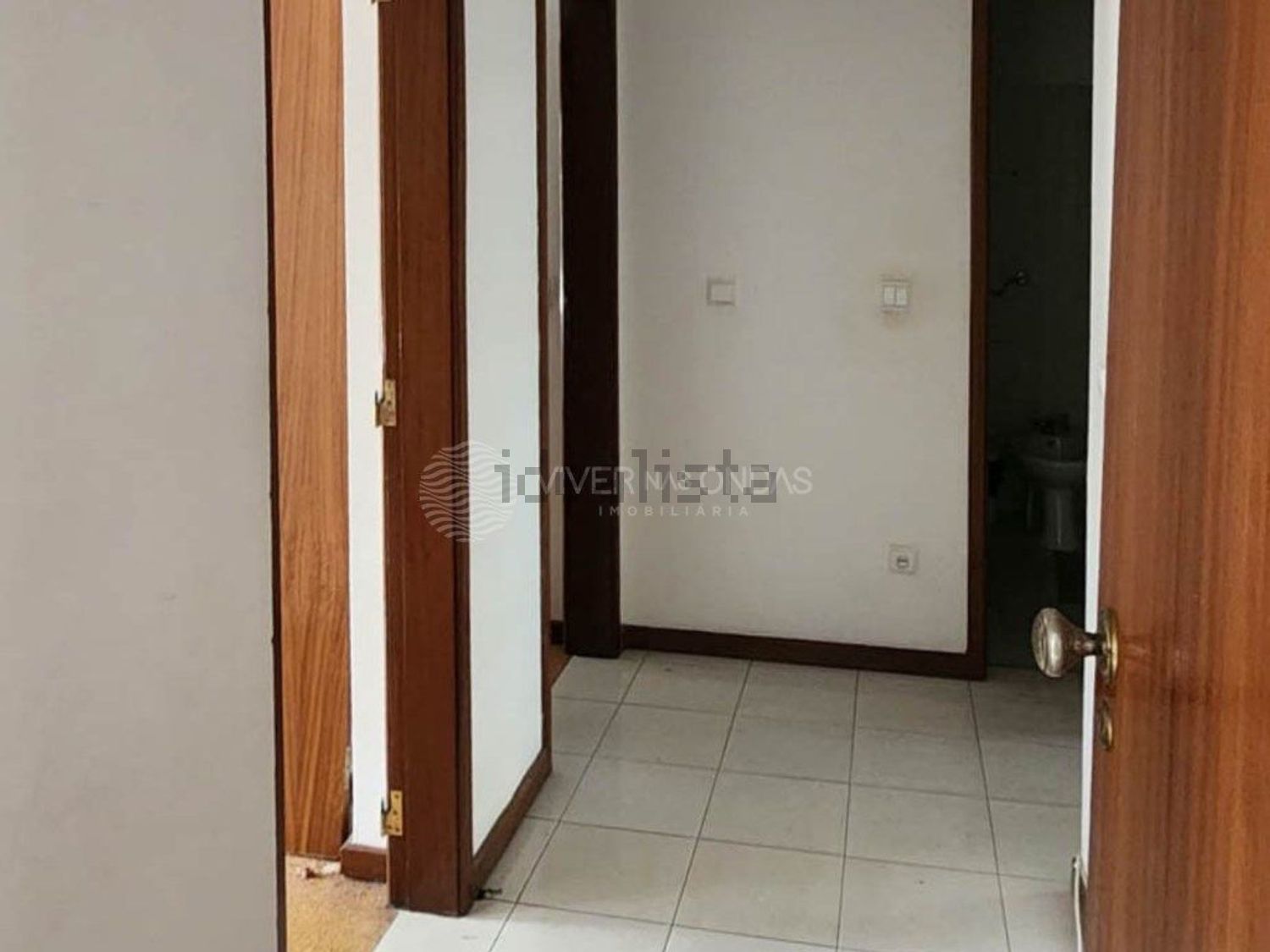 公寓 t4出售在Rua de Dentro, 8 a - 过道