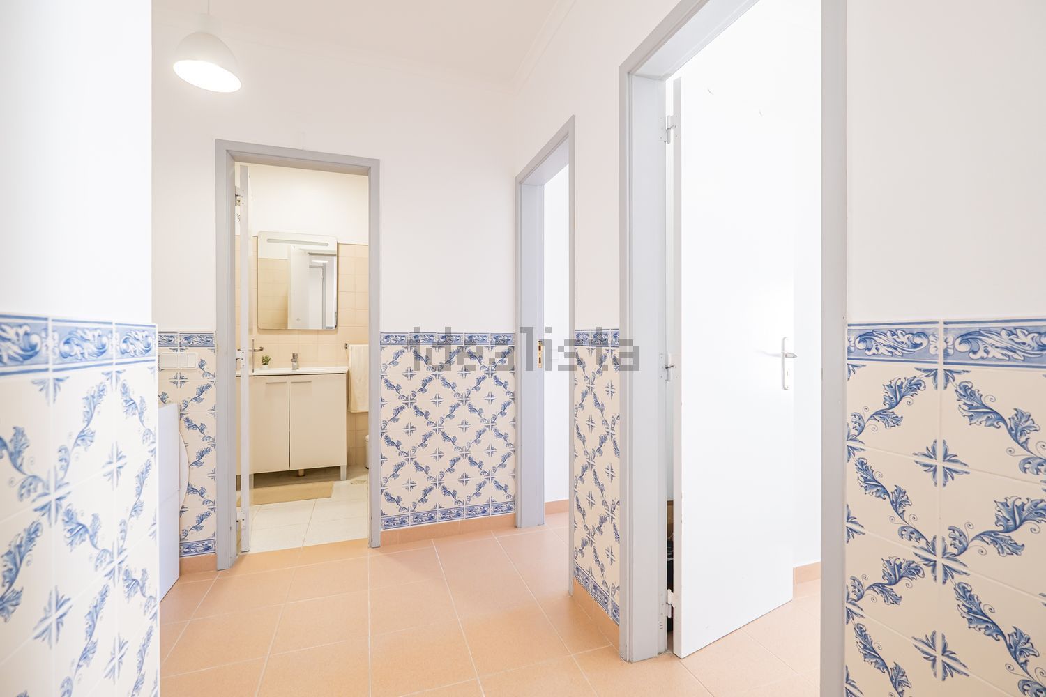 公寓 t2出售在Rua Miguel Esteves Medeiros - 过道