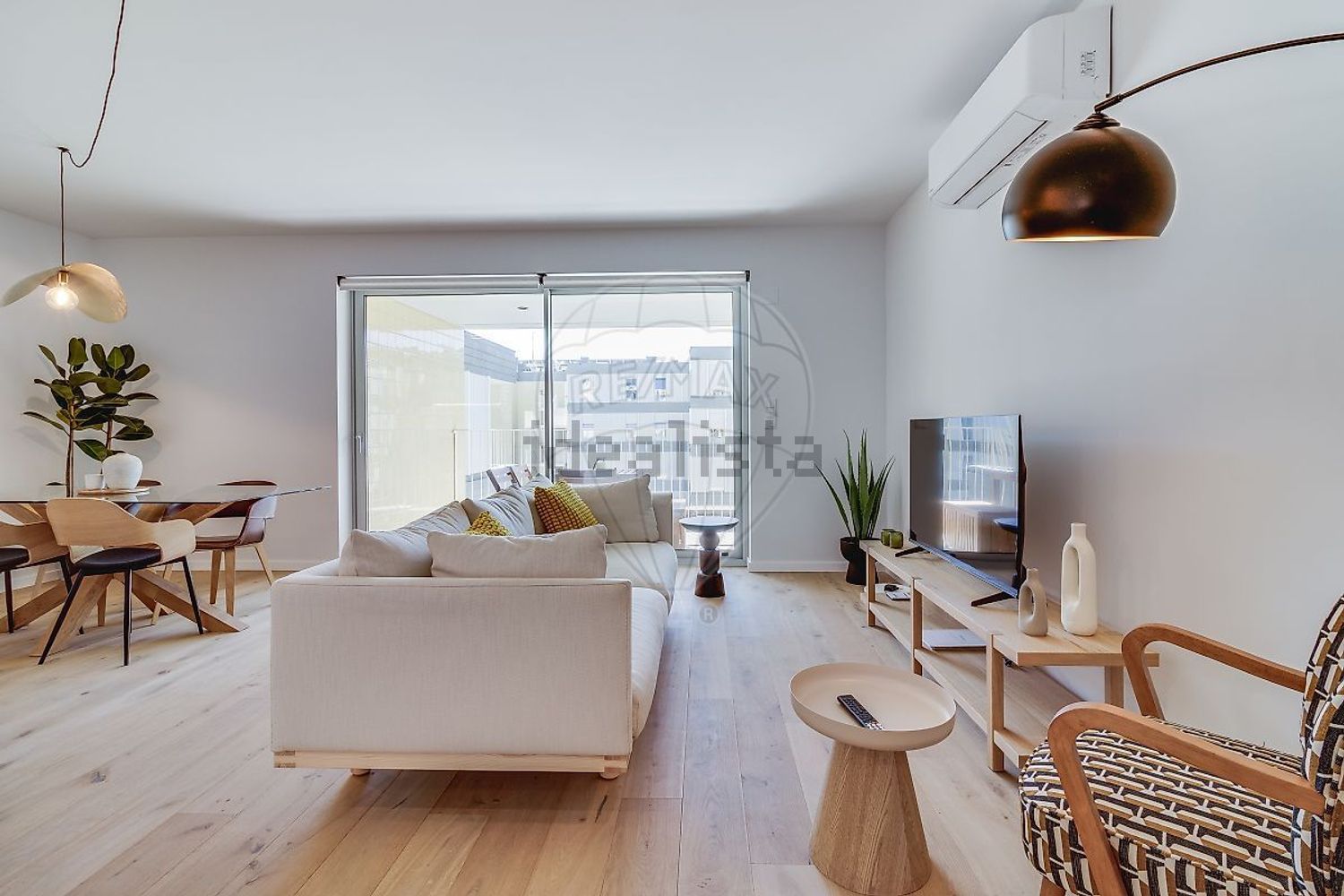 出租公寓 t2在Estrada Desvio - 客厅