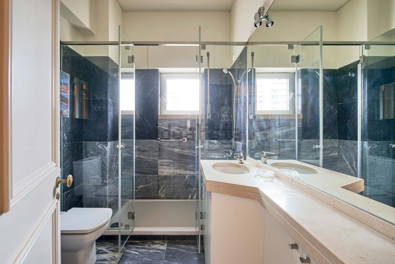 出租房间在Rua Actor António Silva, 3 - 厨房