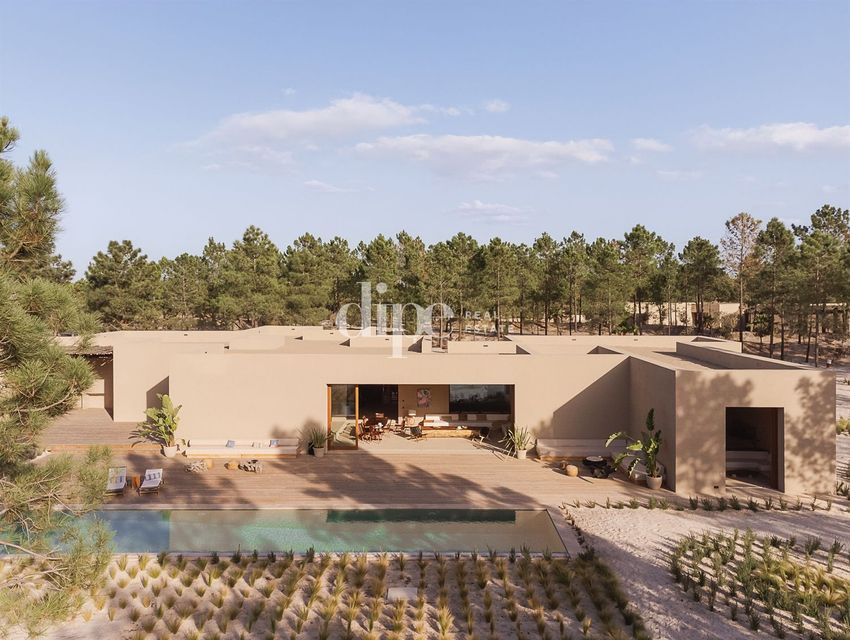 小楼房或独栋别墅出售在Melides