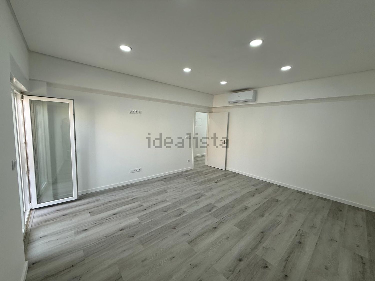 出租公寓 t3在Rua Fernando Pessoa, 19 - 客厅