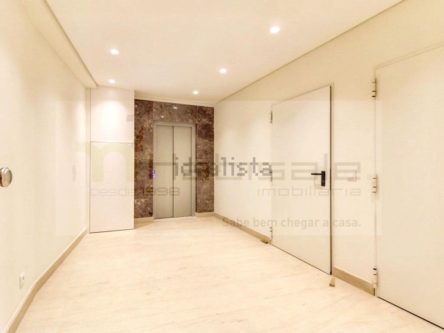 联排别墅出售在Rua Almirante Gago Coutinho, 58 a - 居住