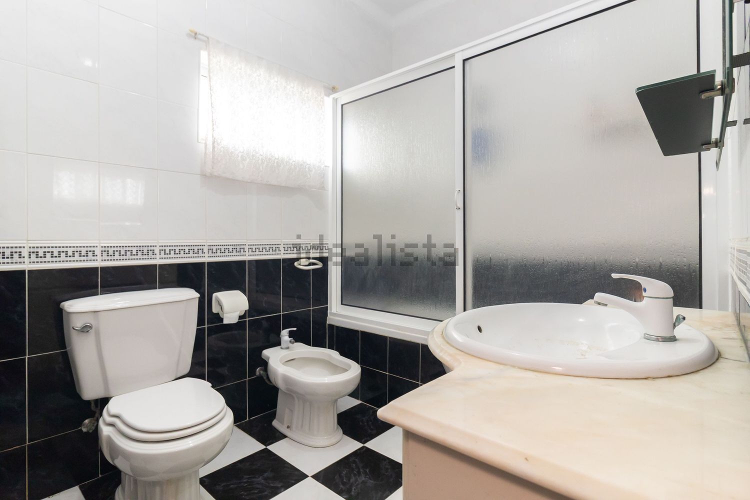 小楼房或独栋别墅出售在Avenida Padre Nabeto - 卫生间