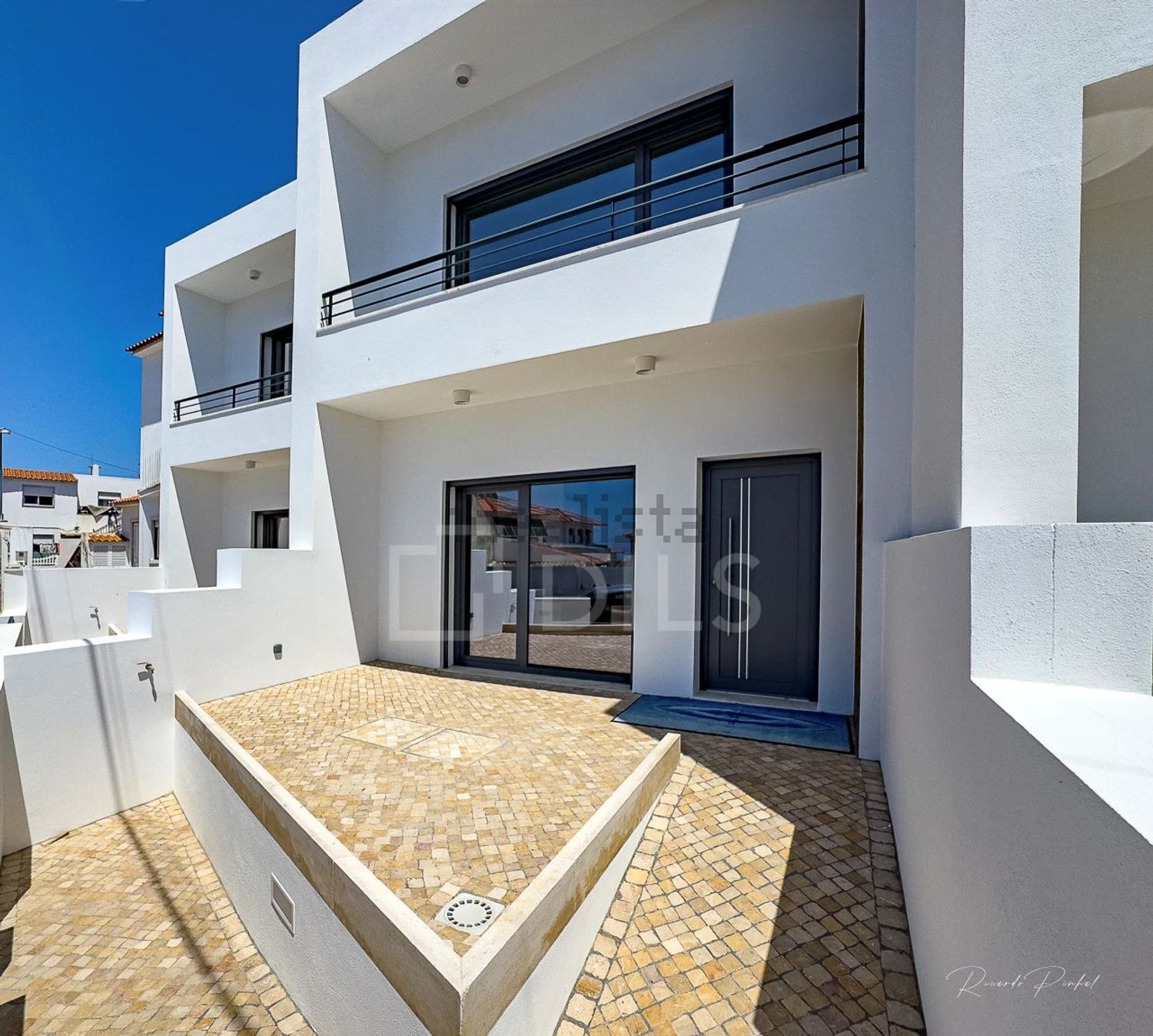 双拼别墅出售在Rua da Cancelinha, 12 - 外立面