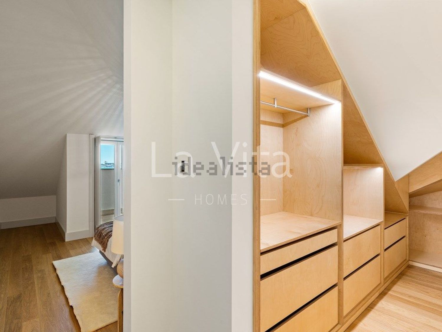 双拼别墅出售在Avenida Marginal - 试衣间