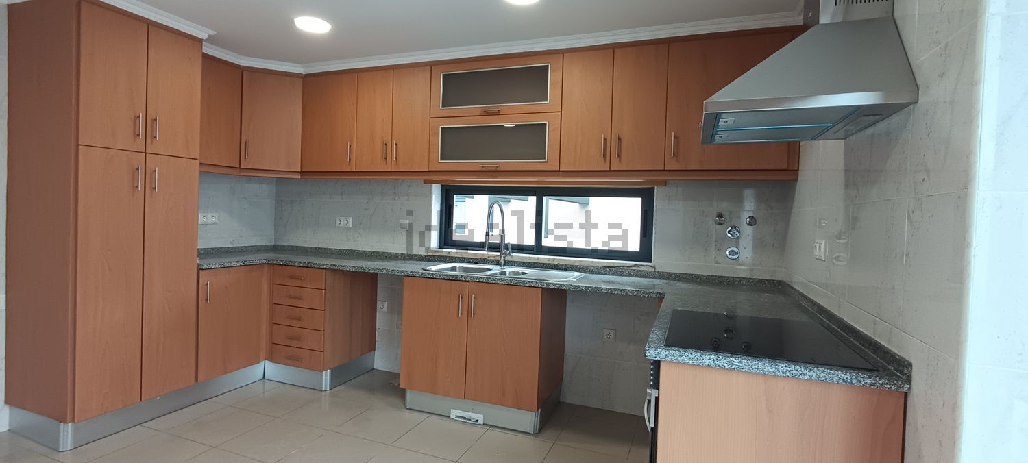 小楼房或独栋别墅出售在Rua Ferreira Soares - 厨房