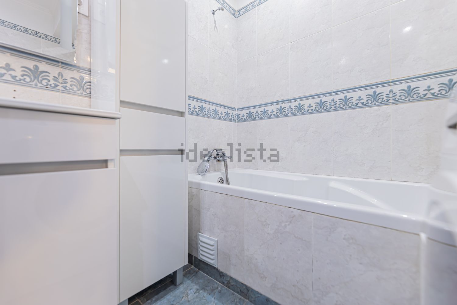 公寓 t4出售在Rua Almeida Garrett - 卫生间