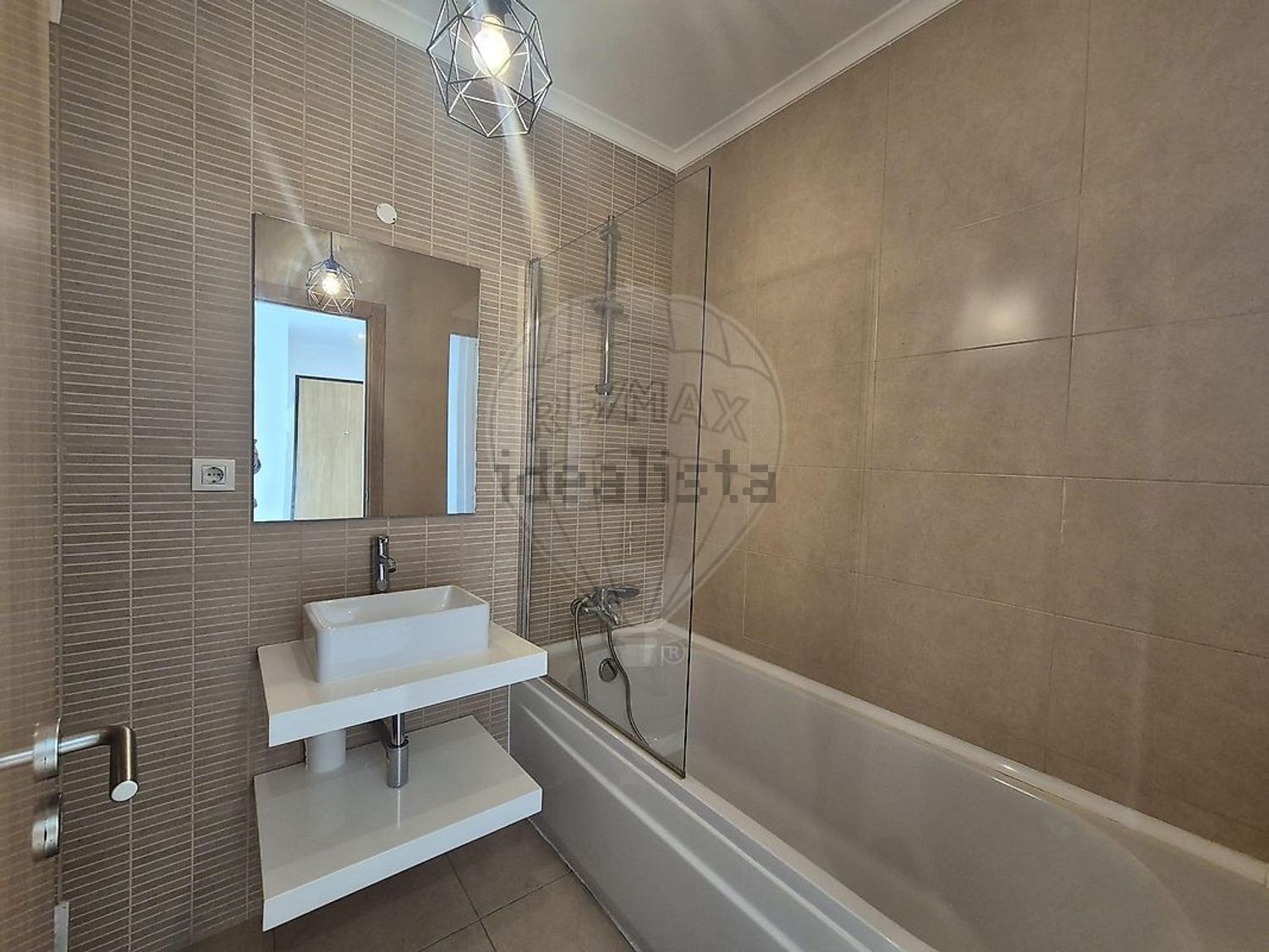 出租公寓 t2在Rua Álvaro Pereira Guedes - 卫生间