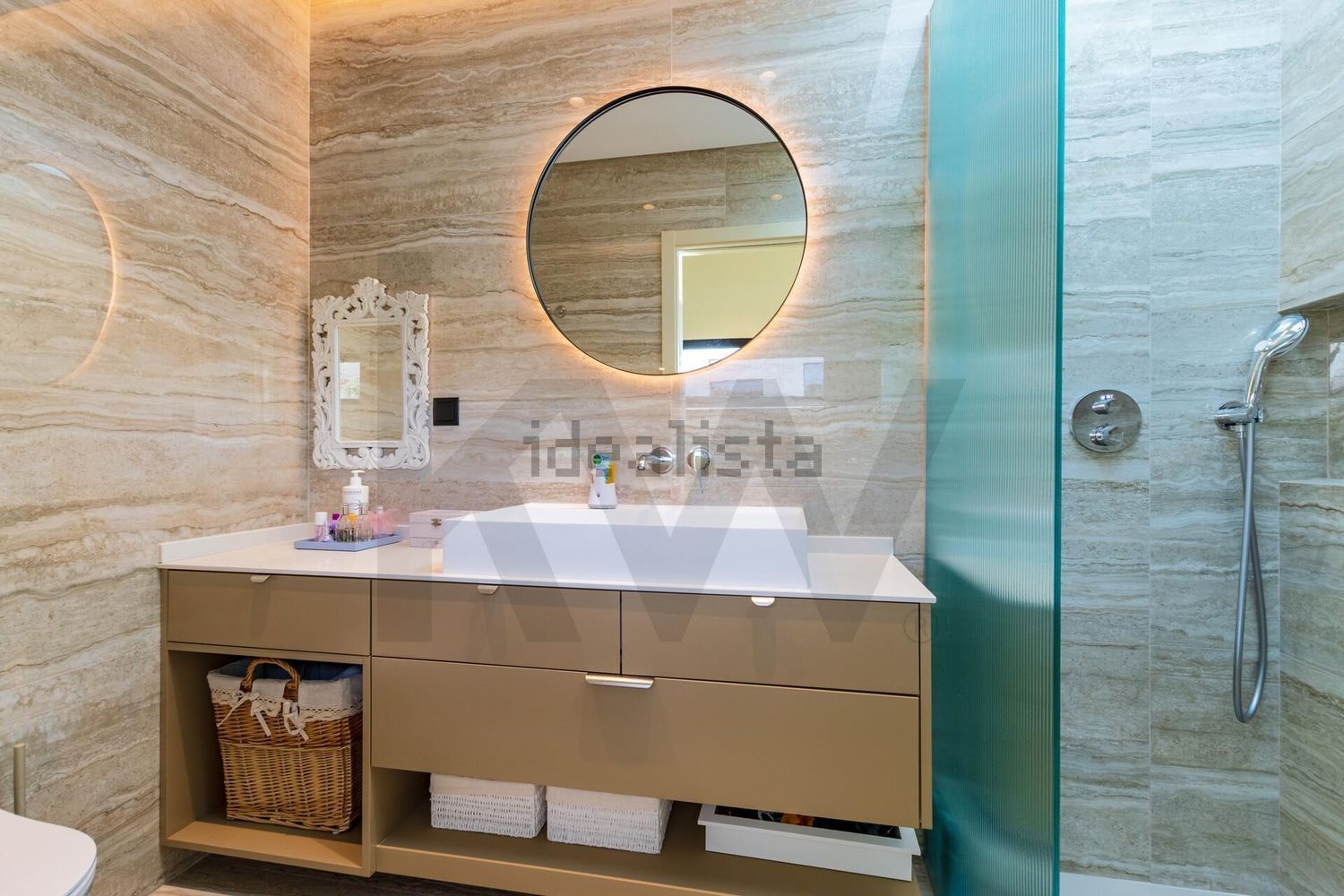 小楼房或独栋别墅出售在Rua das Lombas - 卫生间