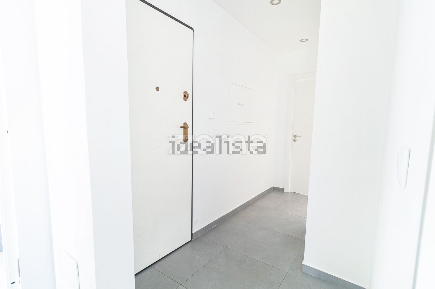 公寓 t2出售在Travessa Rafael de Oliveira, 1 - 前厅