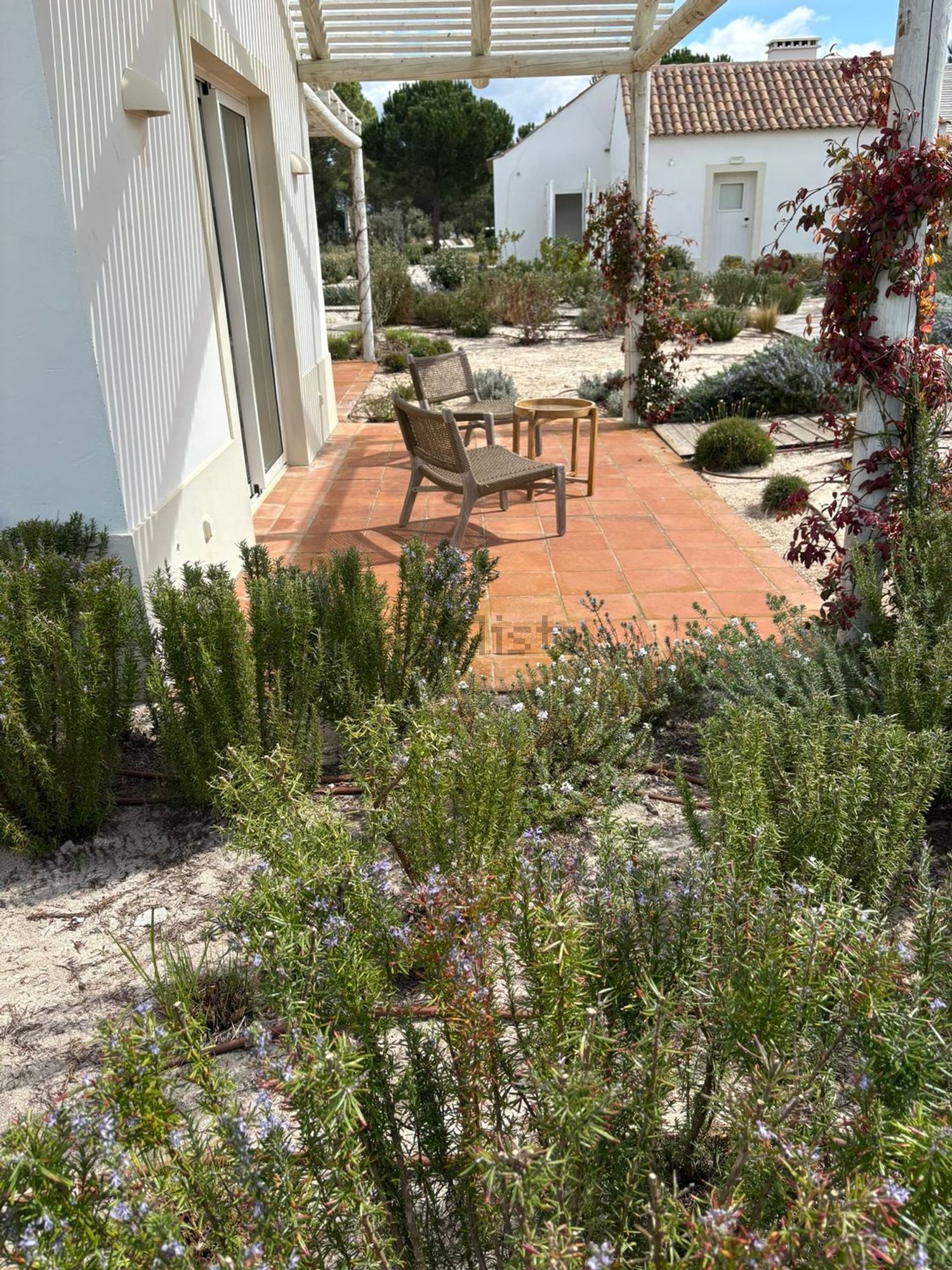 小楼房或独栋别墅出售Authentic Bicas s/n - 详情