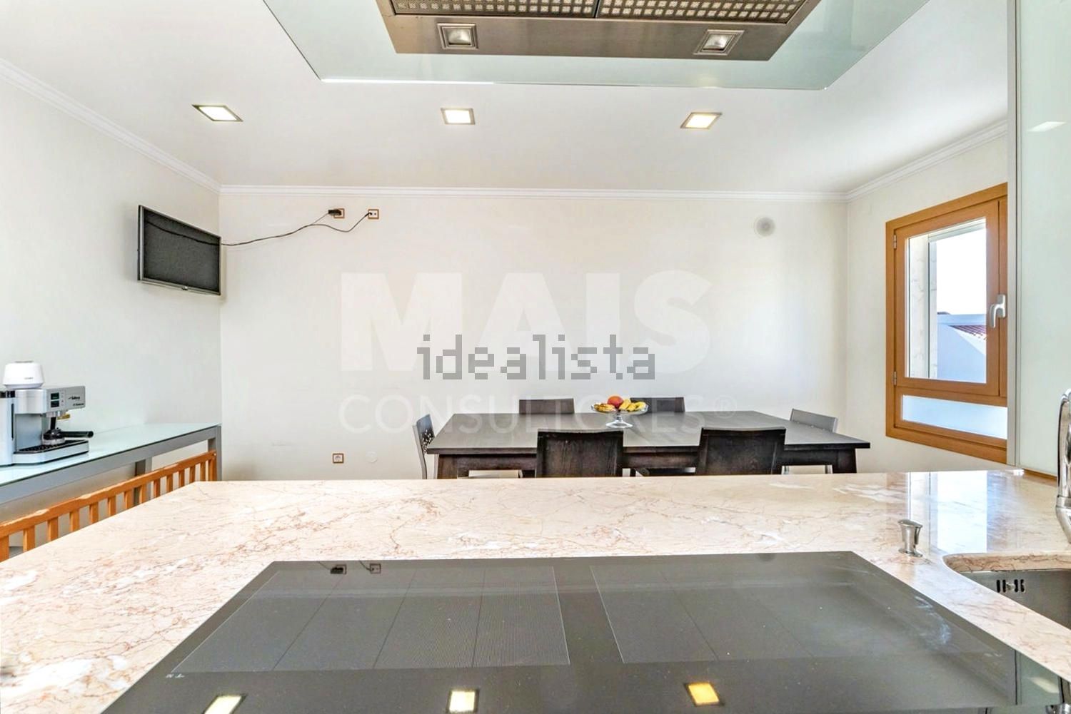 公寓 t4出售在Rua Alexandre Herculano - 客厅