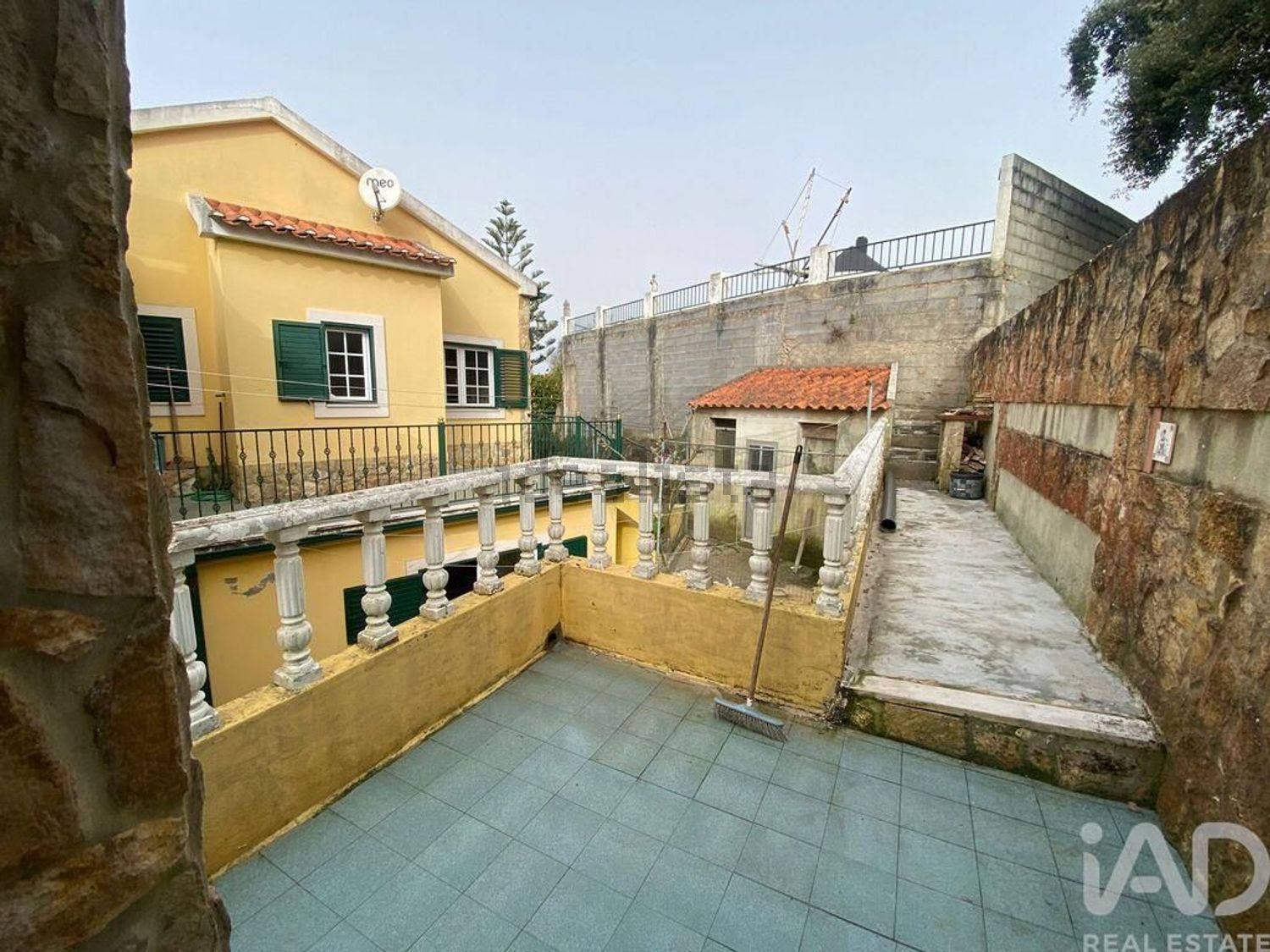 小楼房或独栋别墅出售在Lamas e Cercal - 阳台