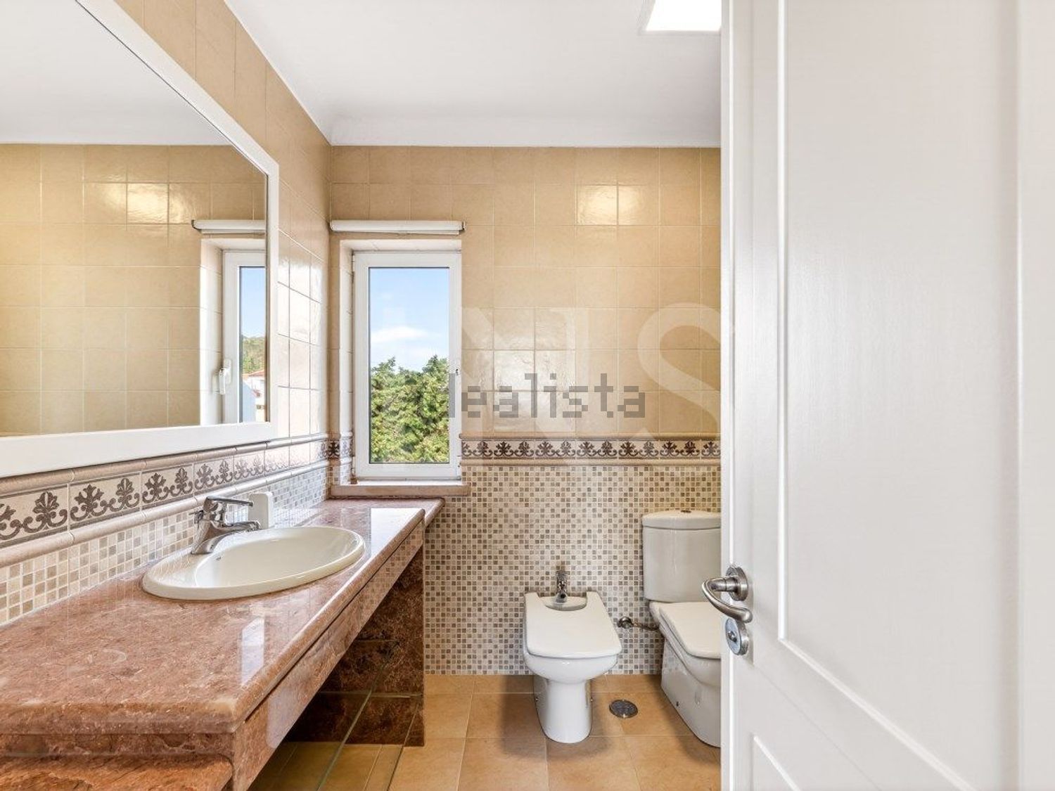 小楼房或独栋别墅出售在Rua do Beco - 卫生间