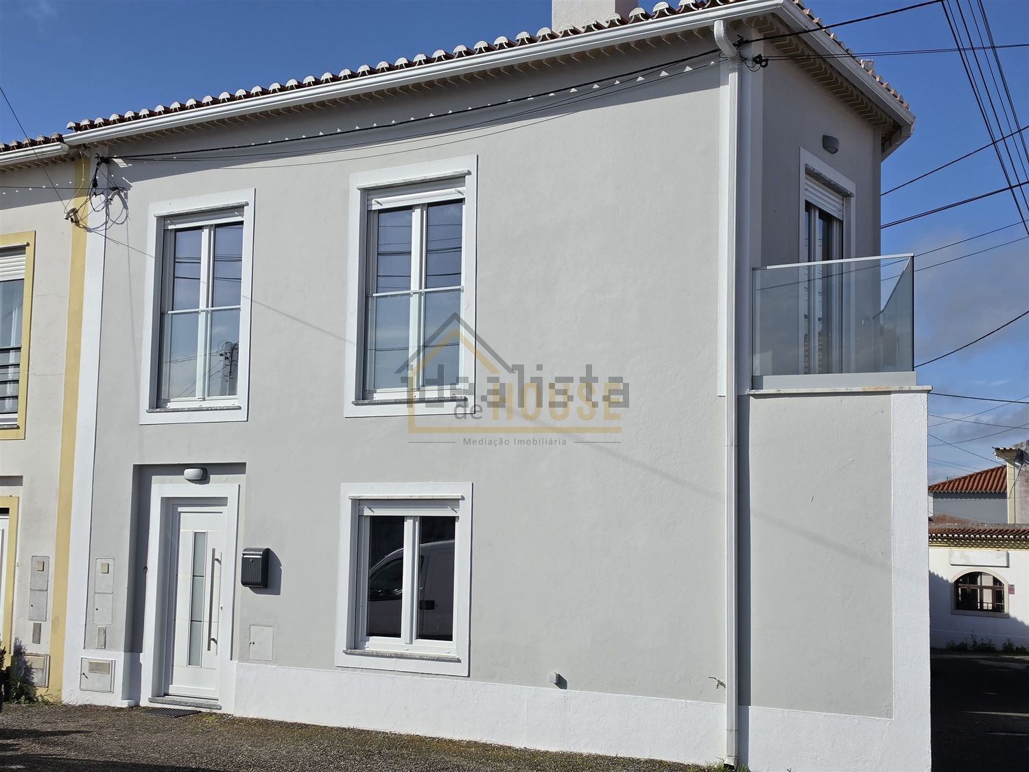 小楼房或独栋别墅出售在Rua da Cerda - 视线