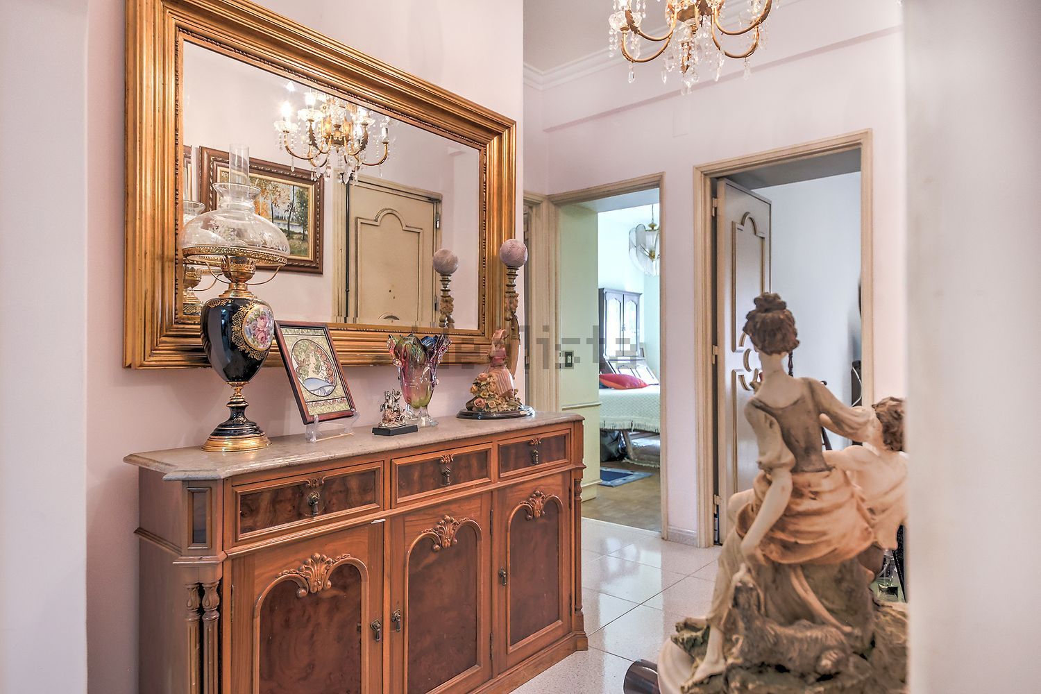 公寓 t4出售在Rua 27 de Junho, 6 - 前厅