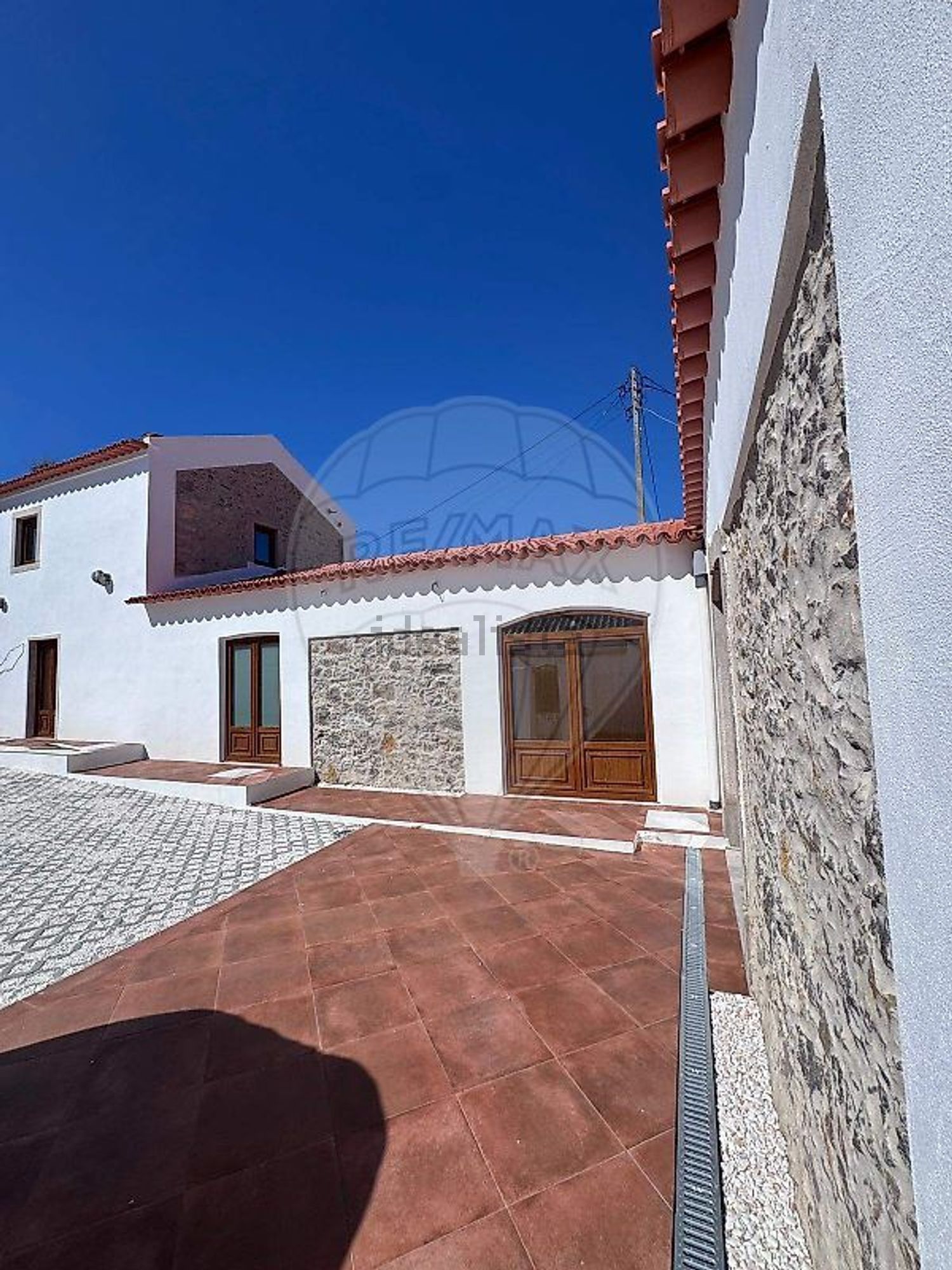 小楼房或独栋别墅出售在Rua da Ribeirinha - 外立面