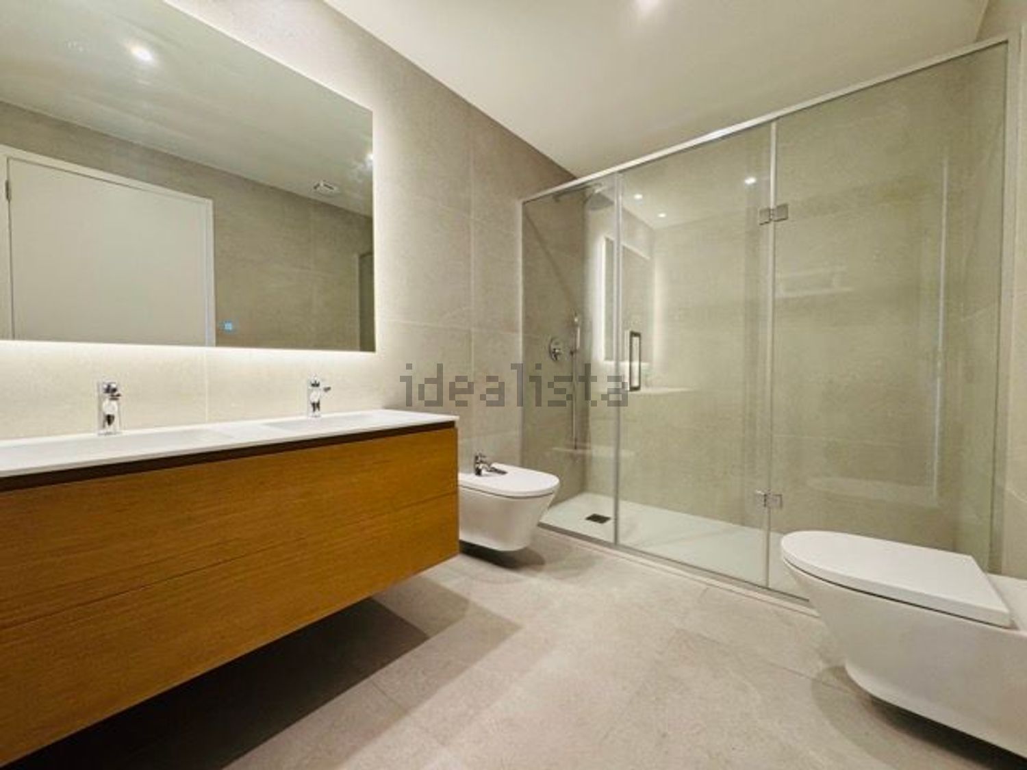 出租公寓 t2在Avenida 5 de Outubro, 53 - 卫生间