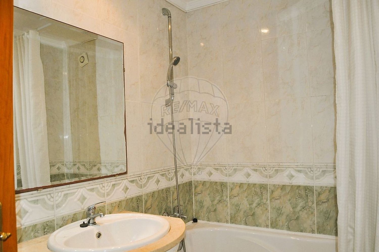 出租t0（单人公寓）在Rua Alfredo Cunha - 卫生间