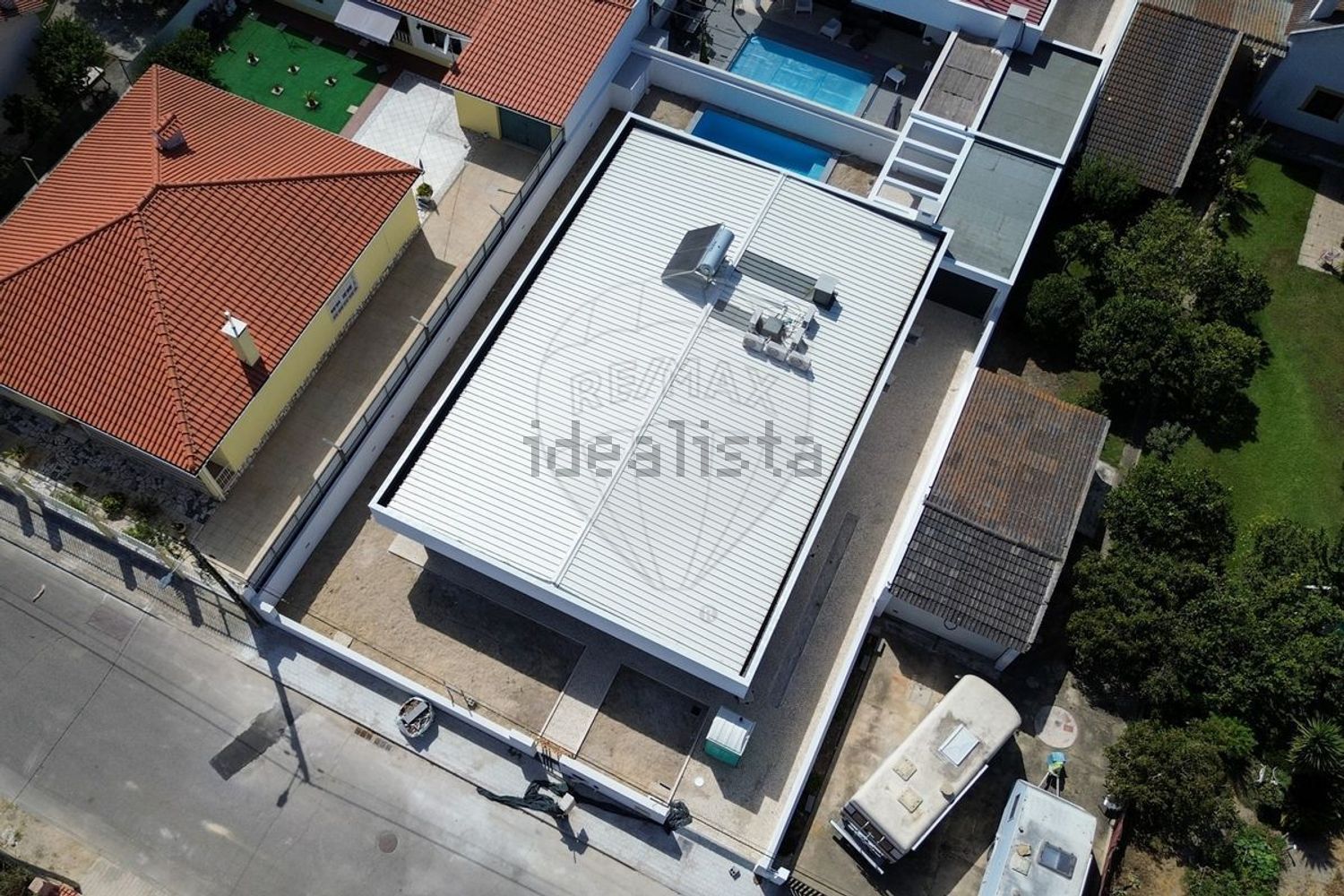 小楼房或独栋别墅出售在Rua Aquilino Ribeiro - 照片