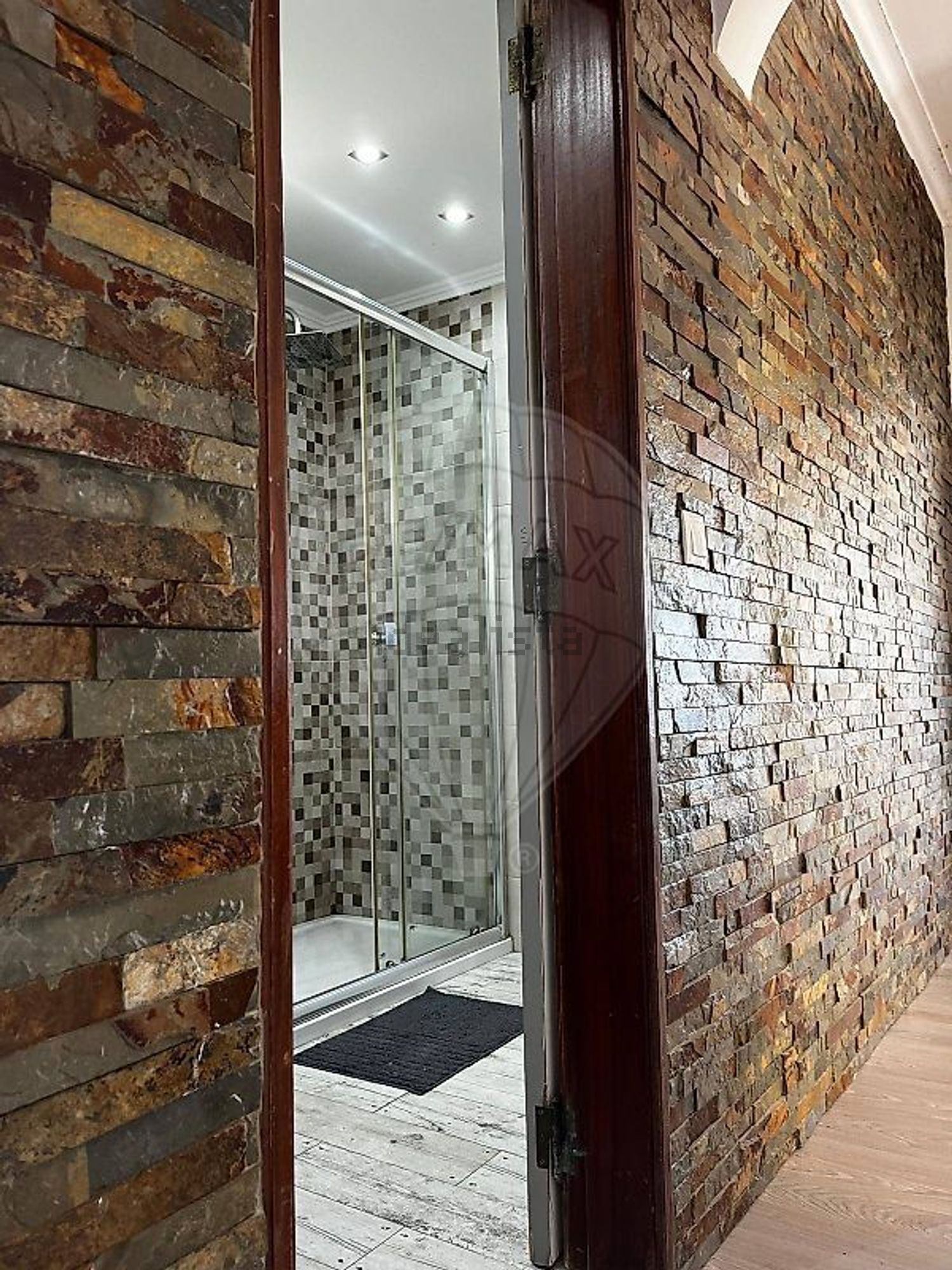 小楼房或独栋别墅出售在Rua Furnas - 照片