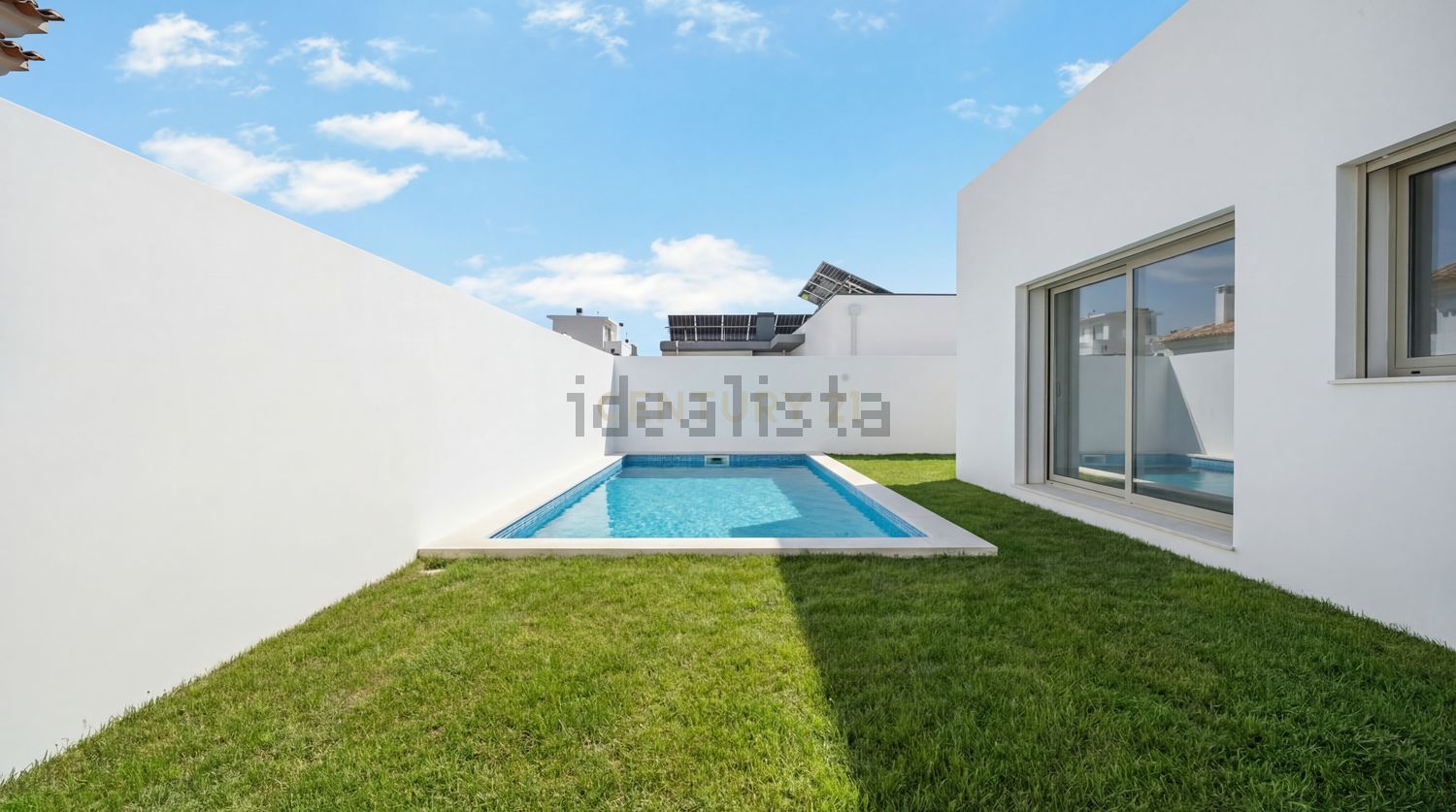 小楼房或独栋别墅出售在Avenida 5 de Outubro, 432 - 游泳池