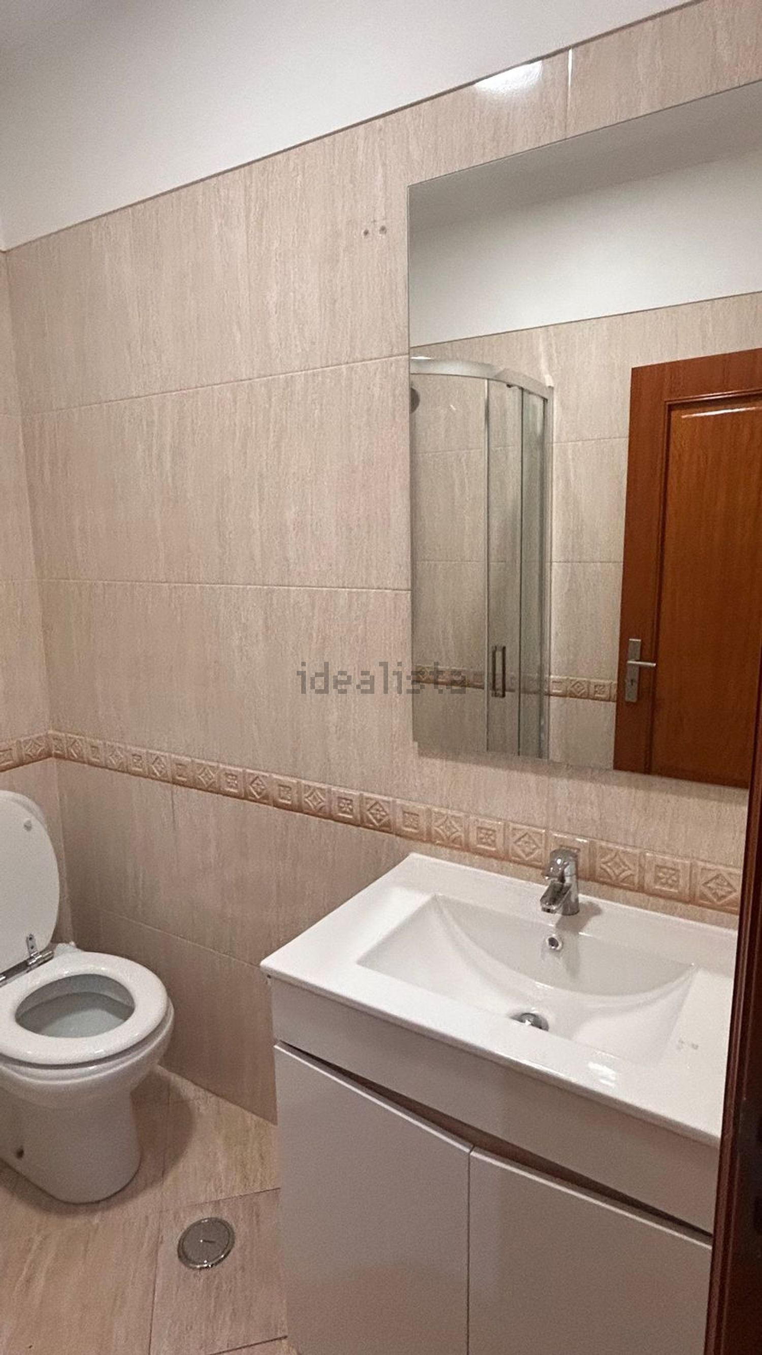 出租房间在Rua Fernão Lopes, 45 - 卫生间