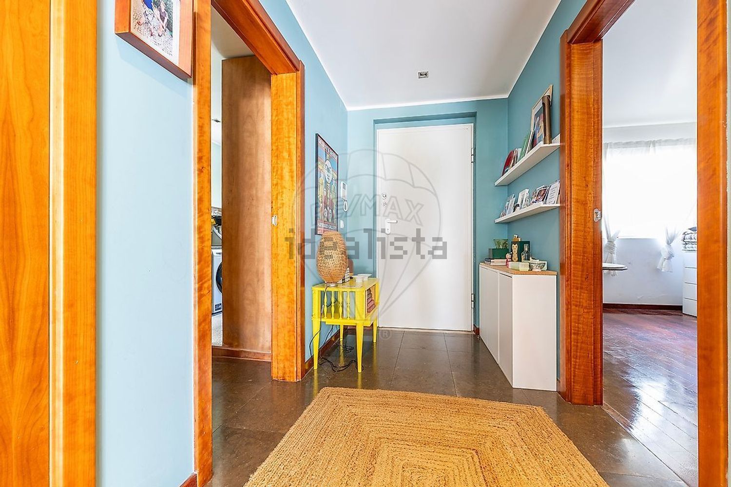 小楼房或独栋别墅出售在Rua dos Girassóis - 过道