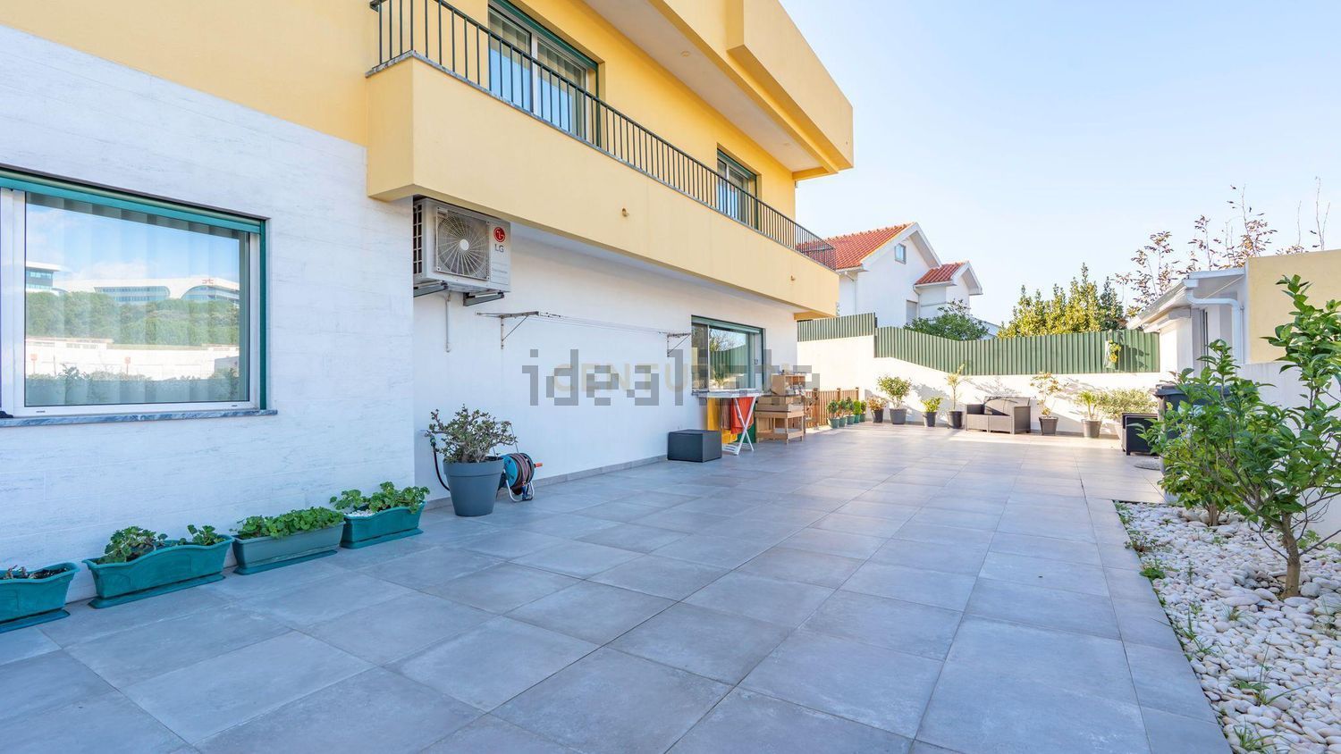 小楼房或独栋别墅出售在Avenida Engenheiro Arantes e Oliveira, 4 - 外立面