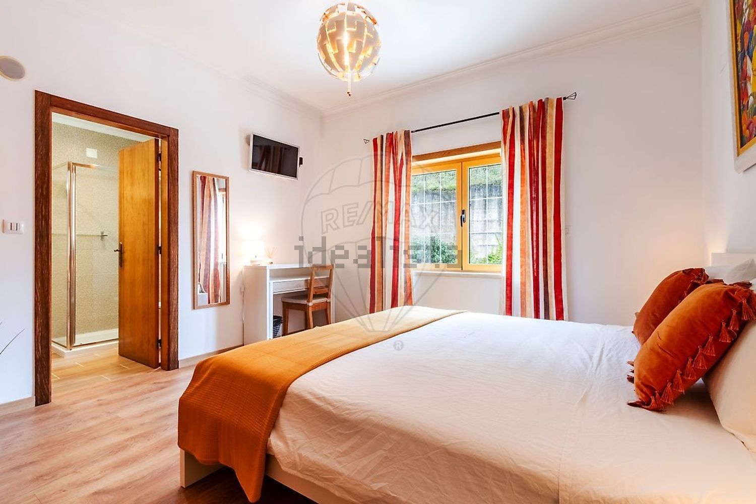 小楼房或独栋别墅出售在Estrada de Paços - 卧室