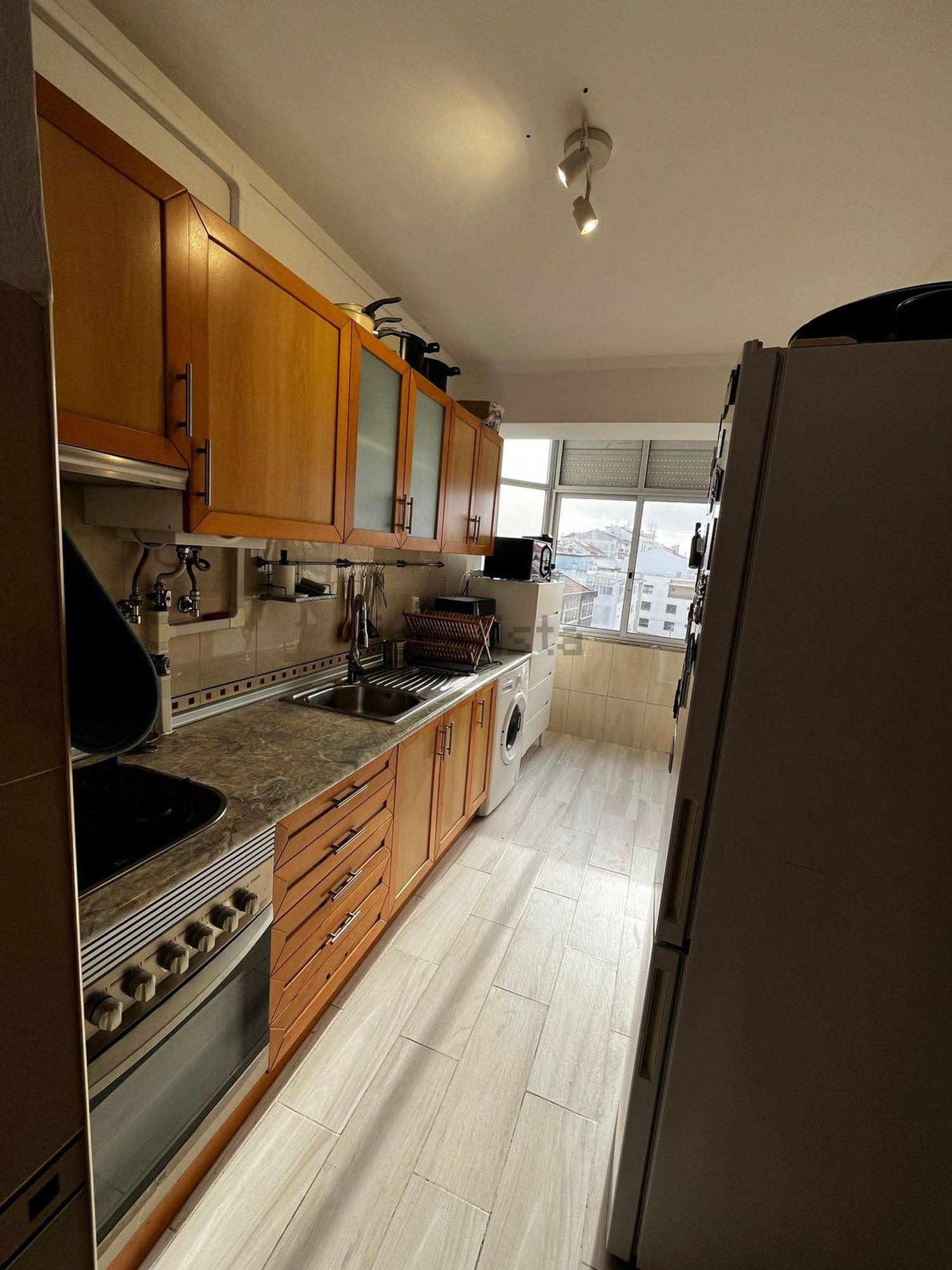 出租房间在Largo 1º de Maio, 2 n - 厨房