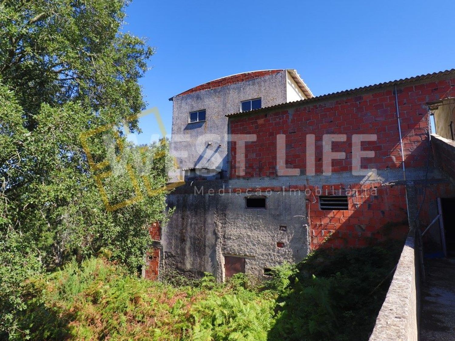小楼房或独栋别墅出售在Venda do Pinheiro e Santo Estêvão das Galés - 外立面