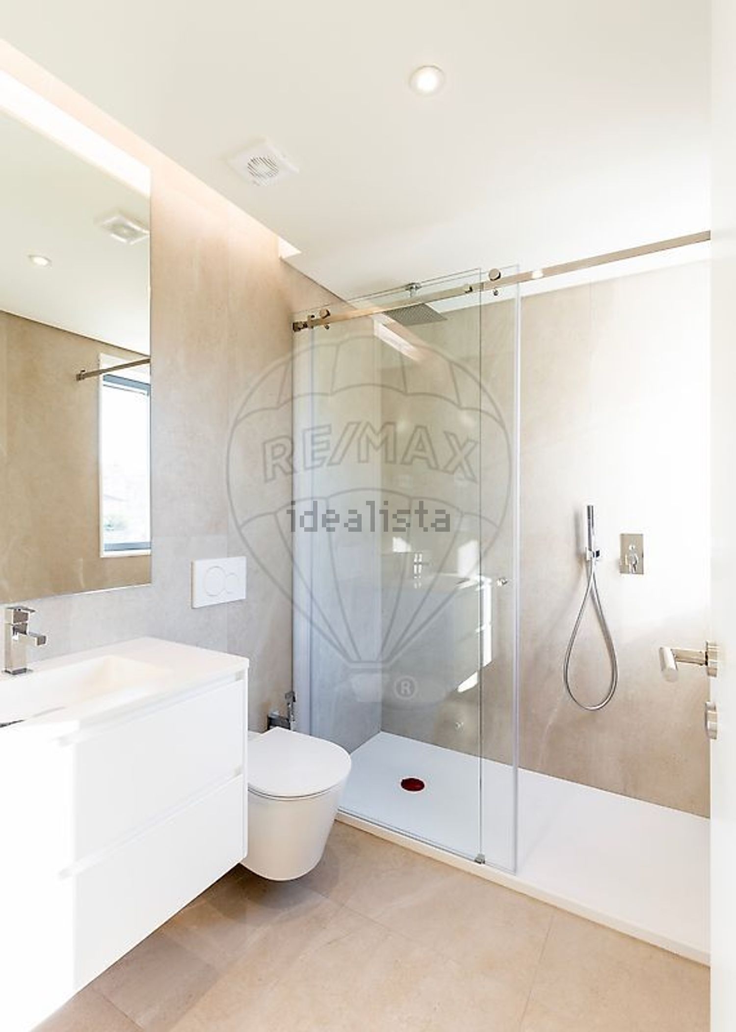 小楼房或独栋别墅出售在Rua Douro - 卫生间