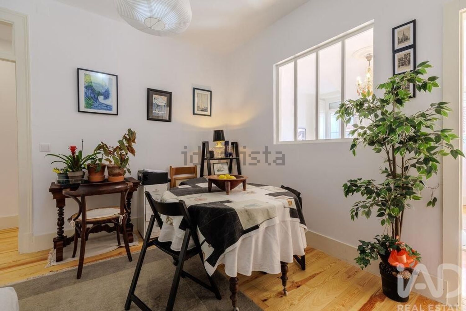 公寓 t2出售在Bairro dos Actores - Barão Sabrosa - 客厅