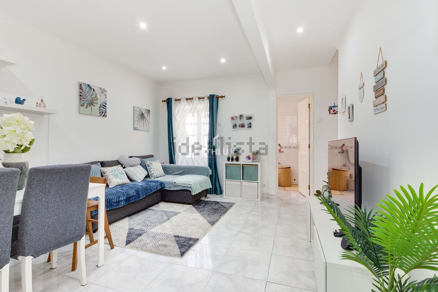 公寓 t2出售在Moscavide e Portela - 客厅