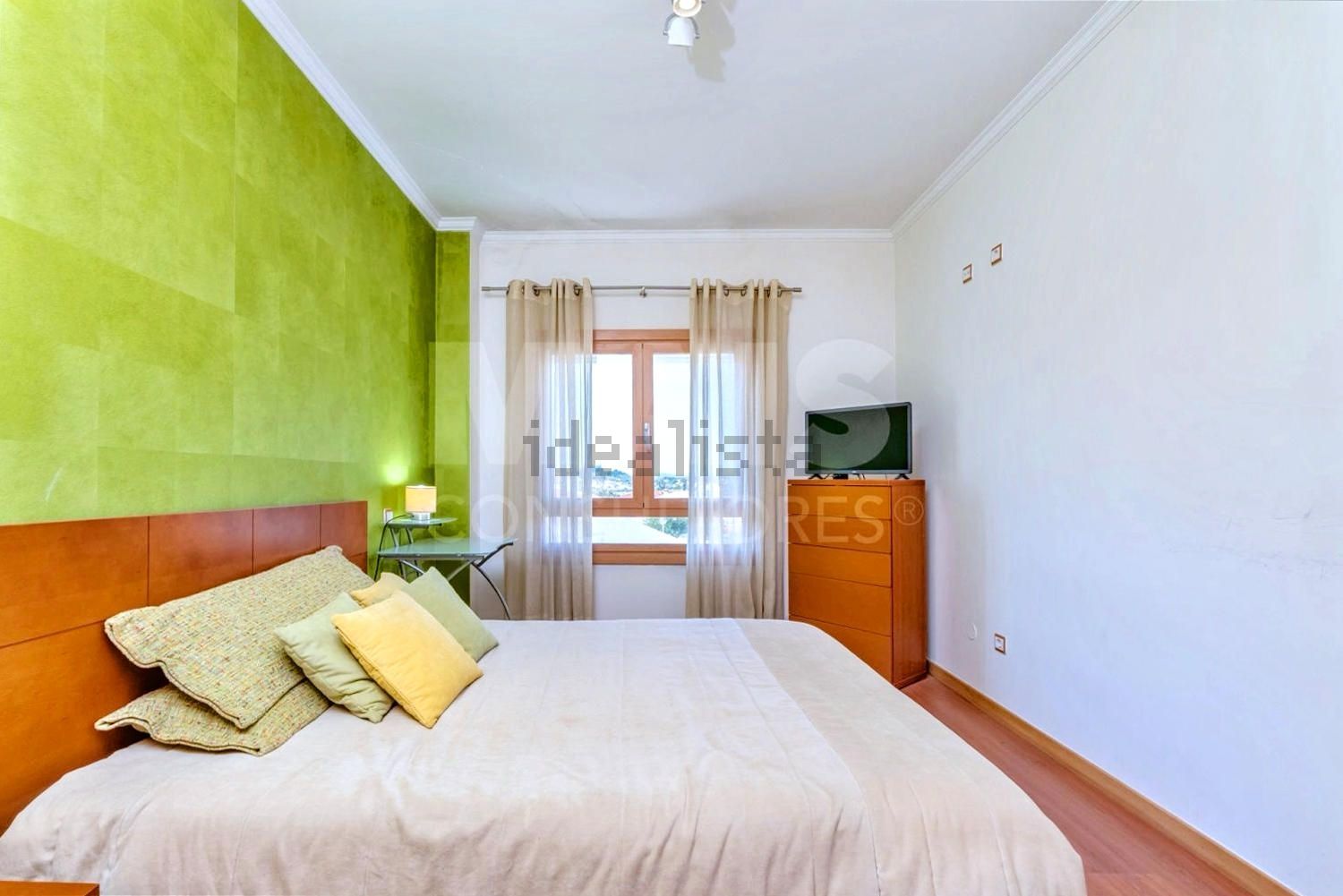 公寓 t4出售在Rua Alexandre Herculano - 卧室