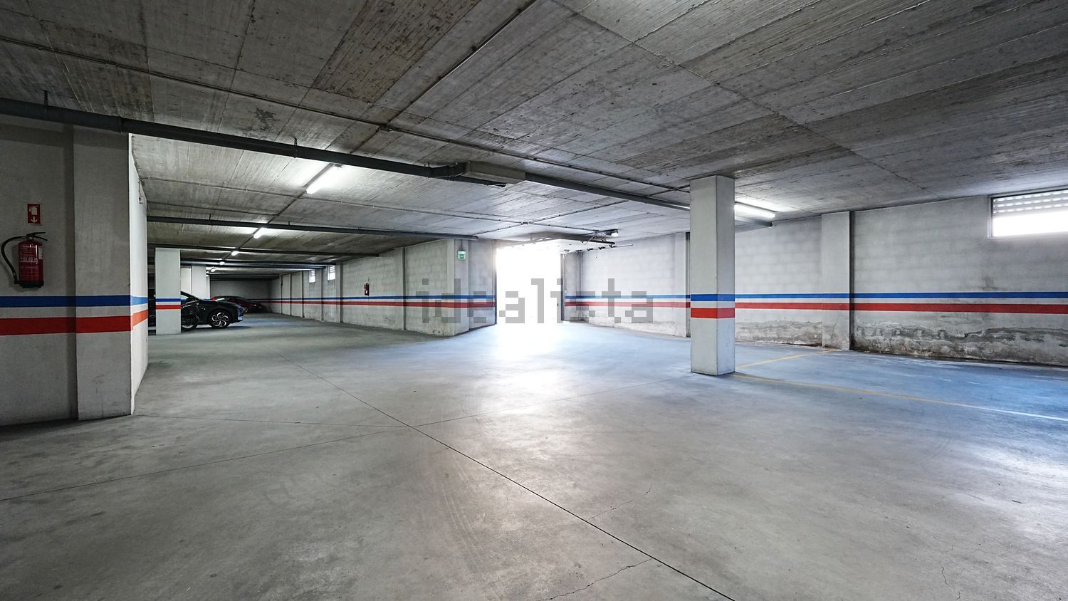 公寓 t3出售在Rua Movimento das Forças Armadas - 停车位