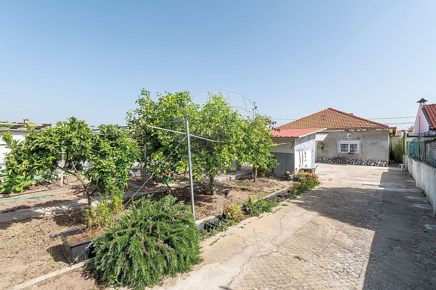 小楼房或独栋别墅出售在Rua Bento de Jesus Caraça - 外立面